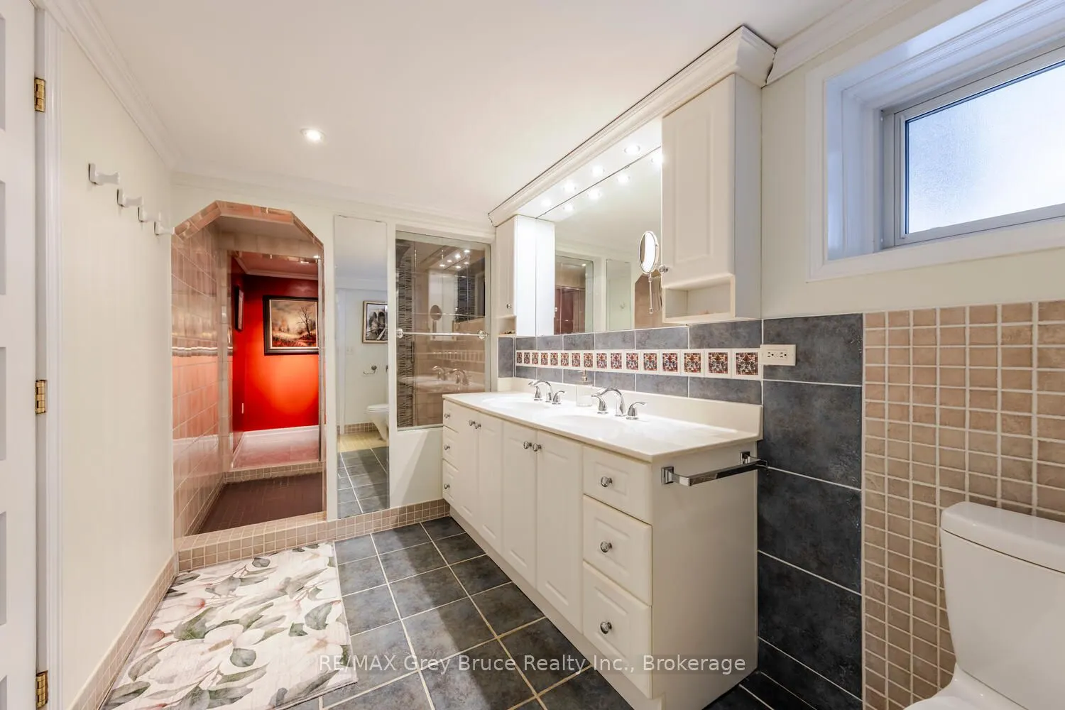 424 Huron Road
