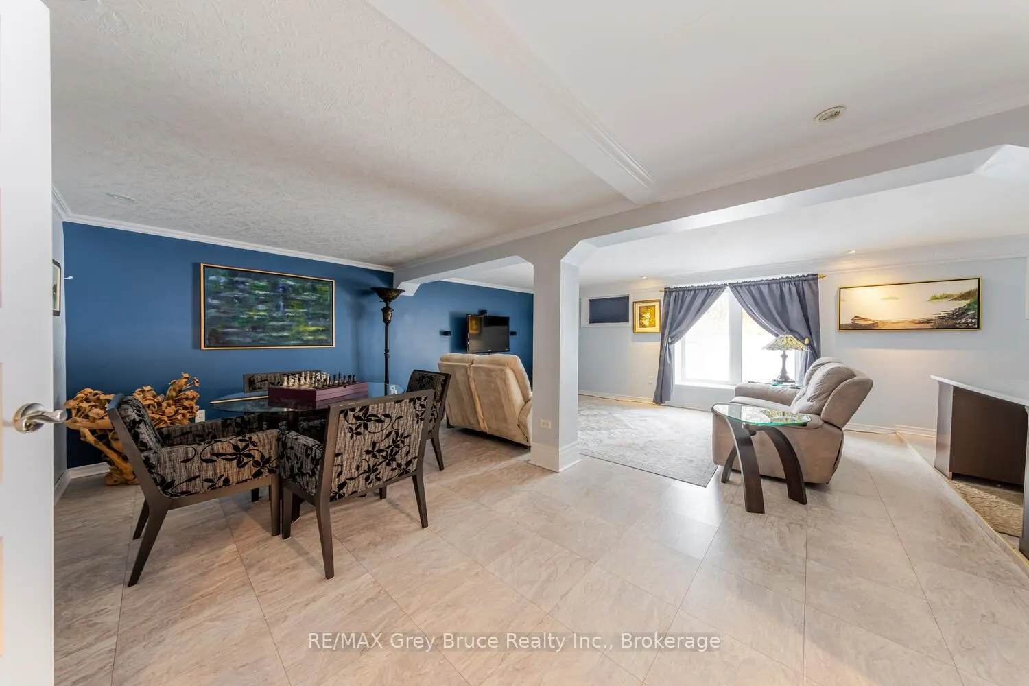 424 Huron Road