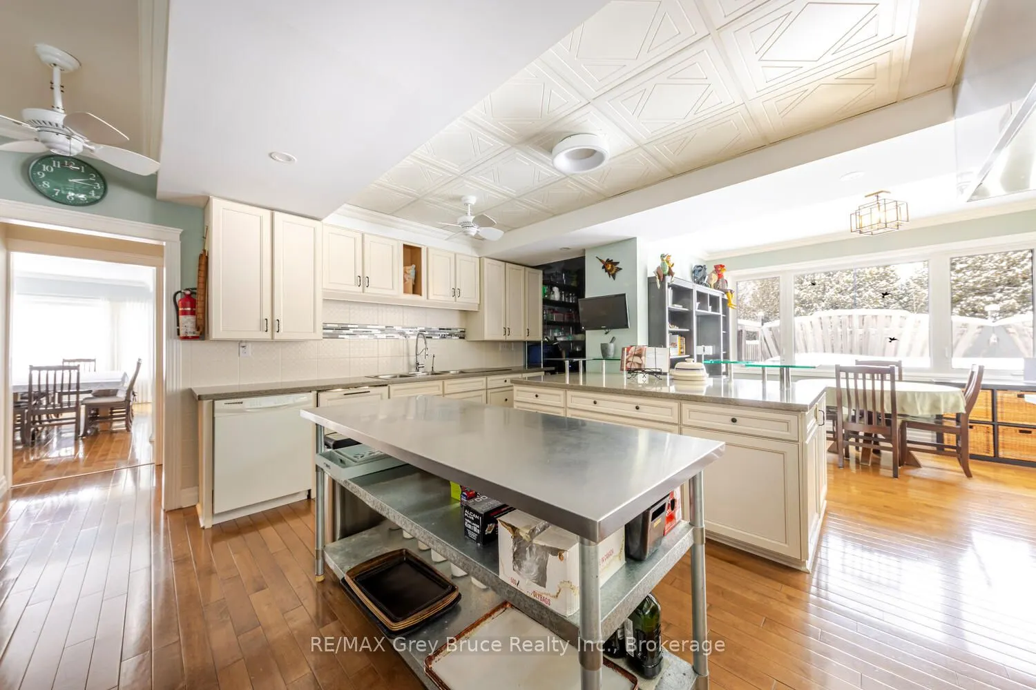 424 Huron Road
