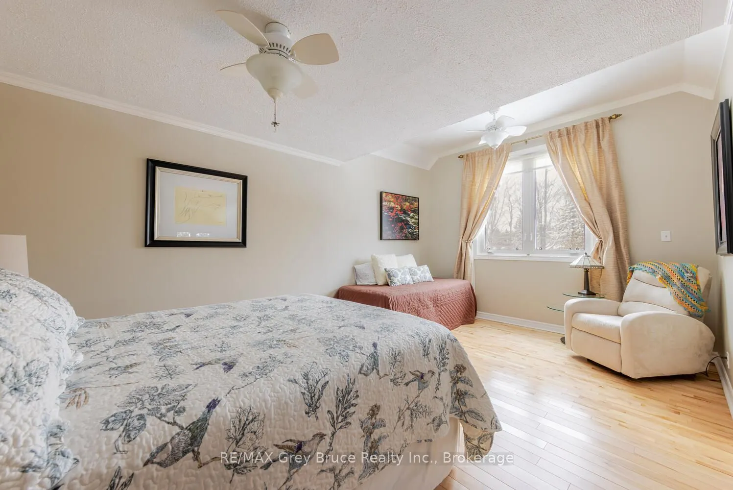 424 Huron Road