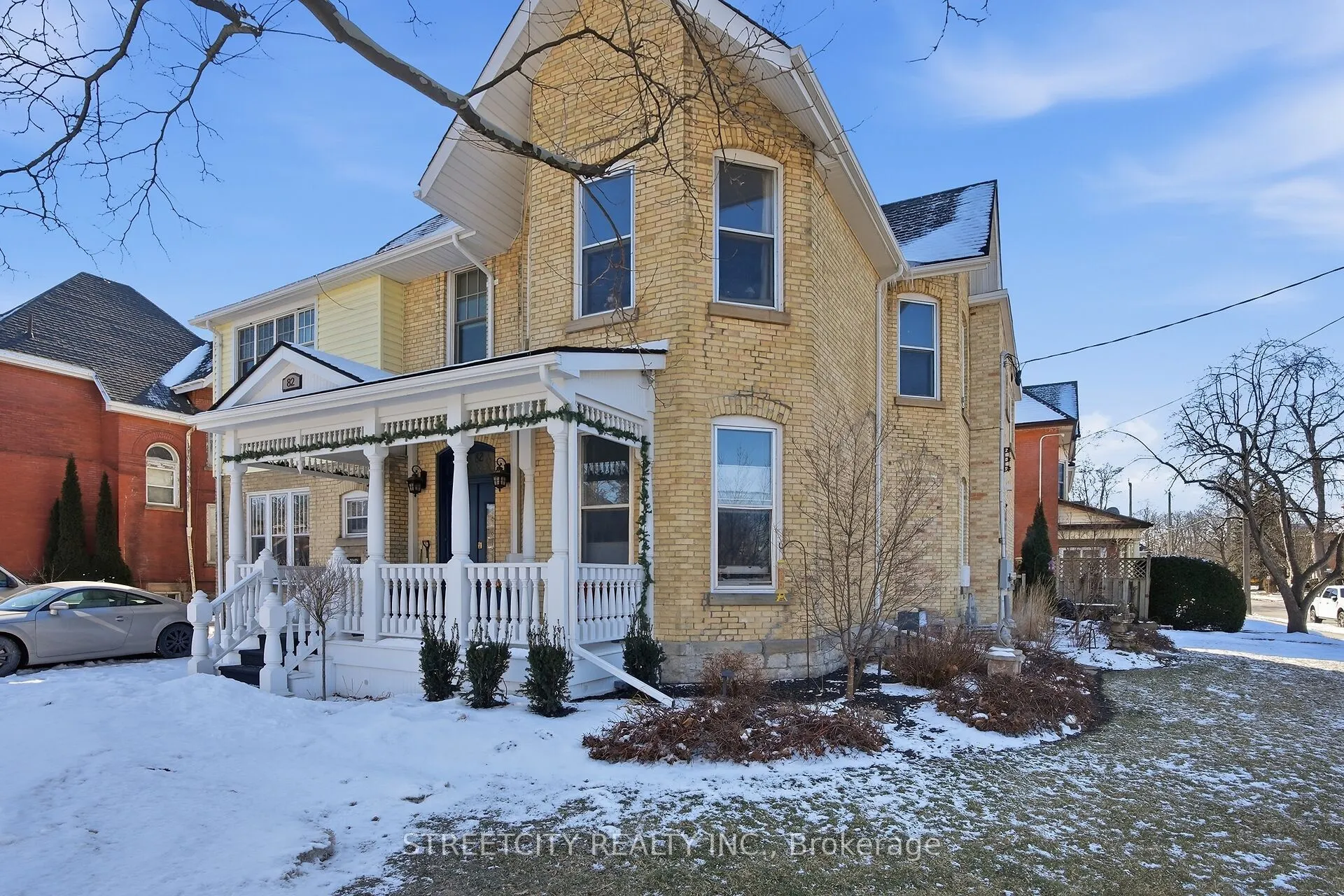 82 WELLINGTON Street