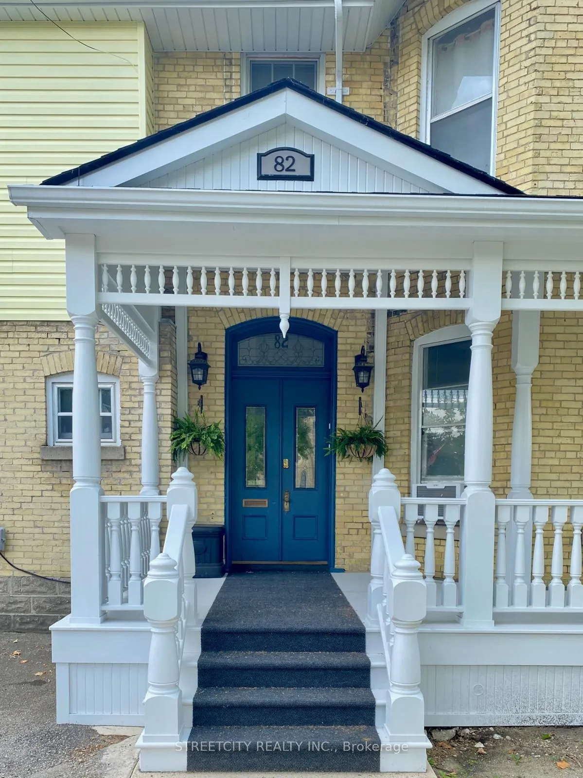 82 WELLINGTON Street