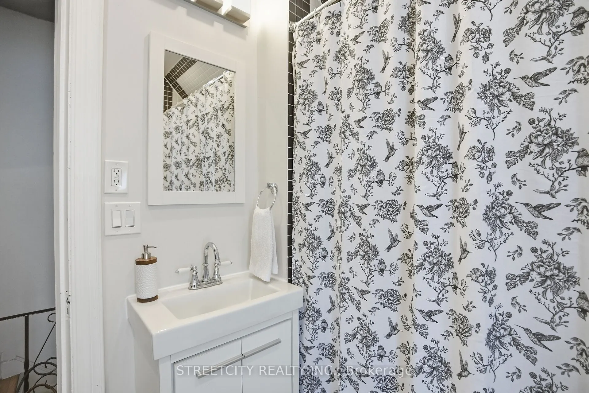 57 ROSEBERY Place