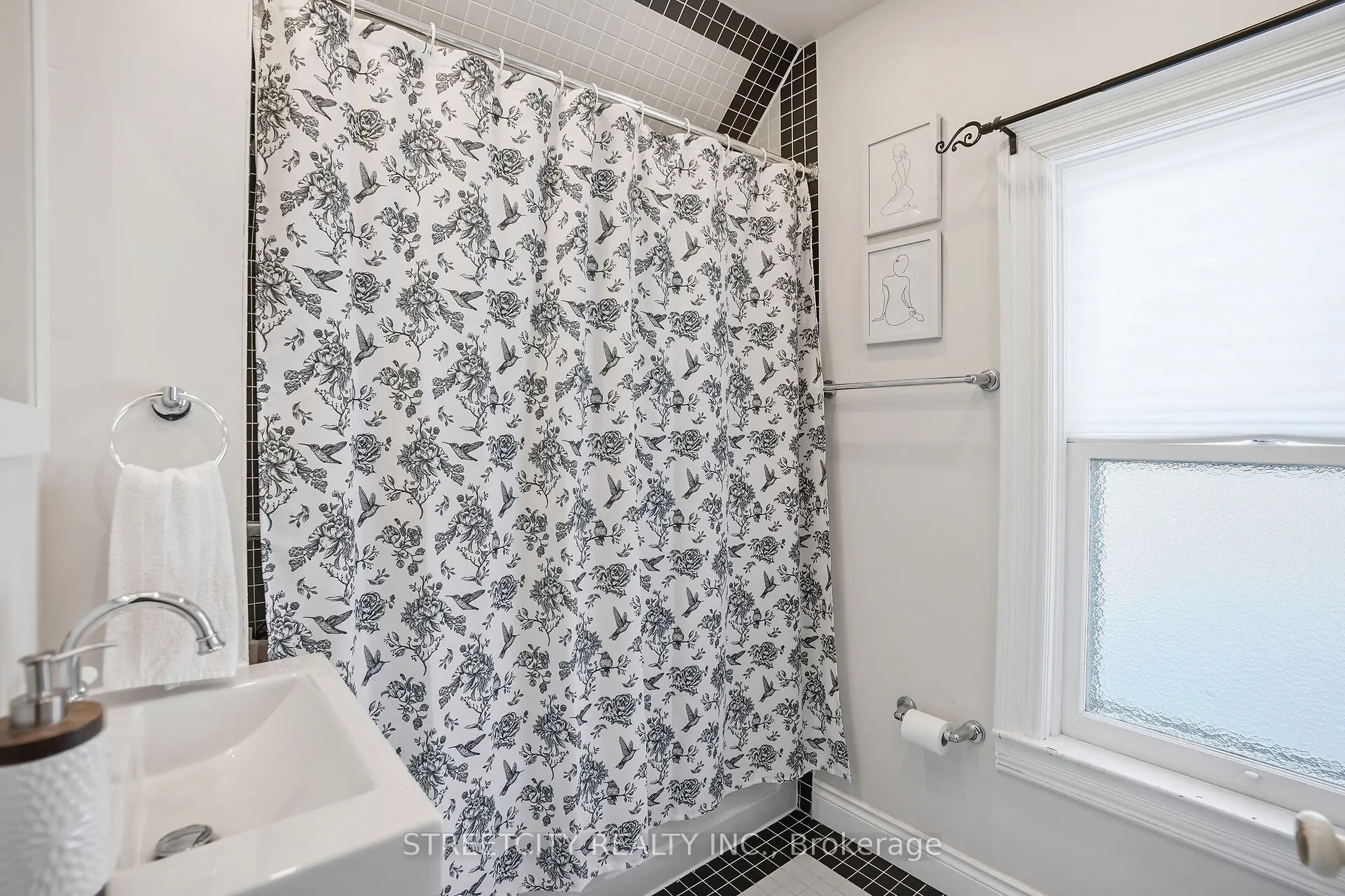 57 ROSEBERY Place