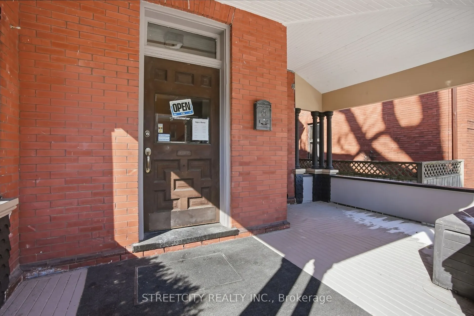 24 HINCKS Street