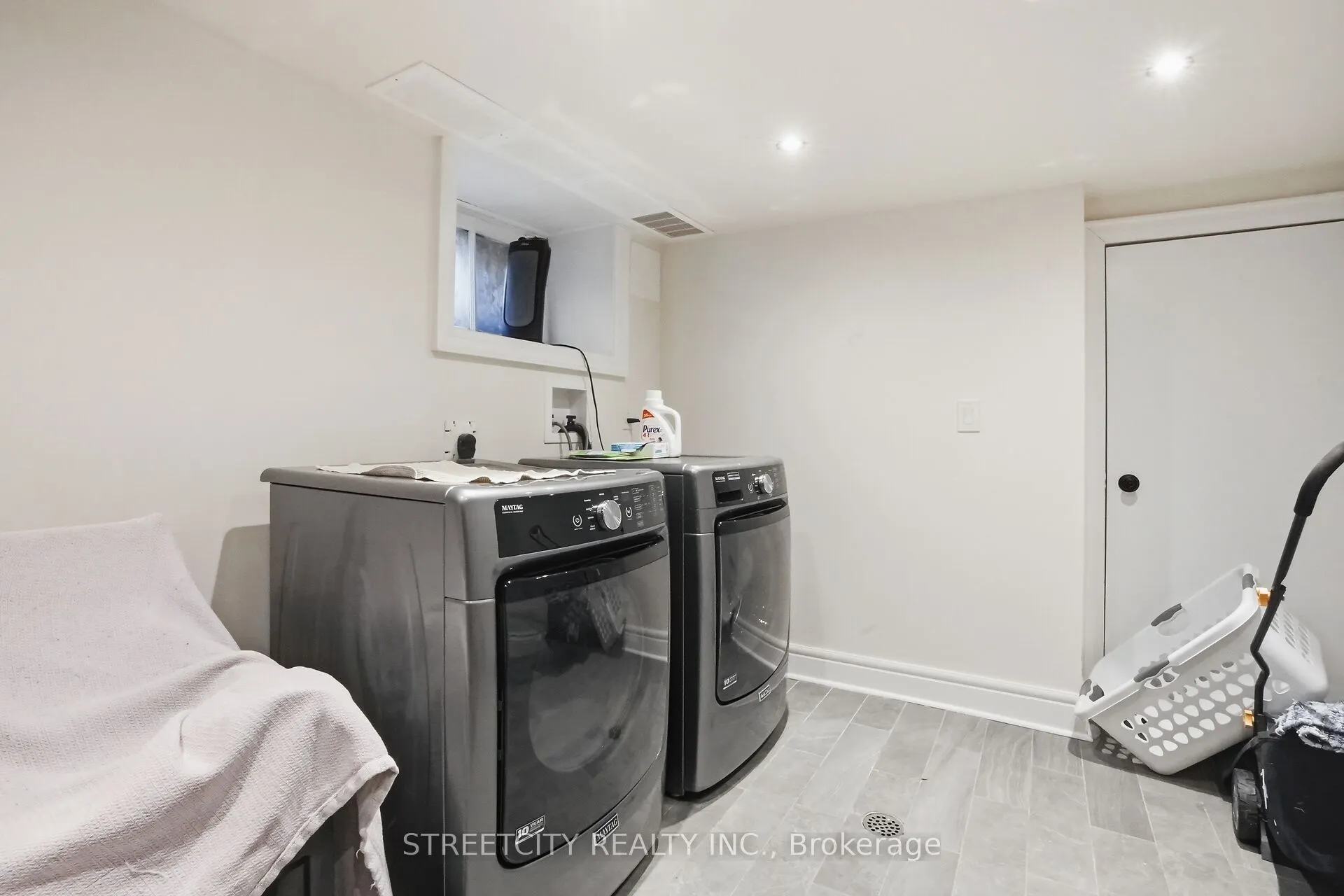 24 HINCKS Street
