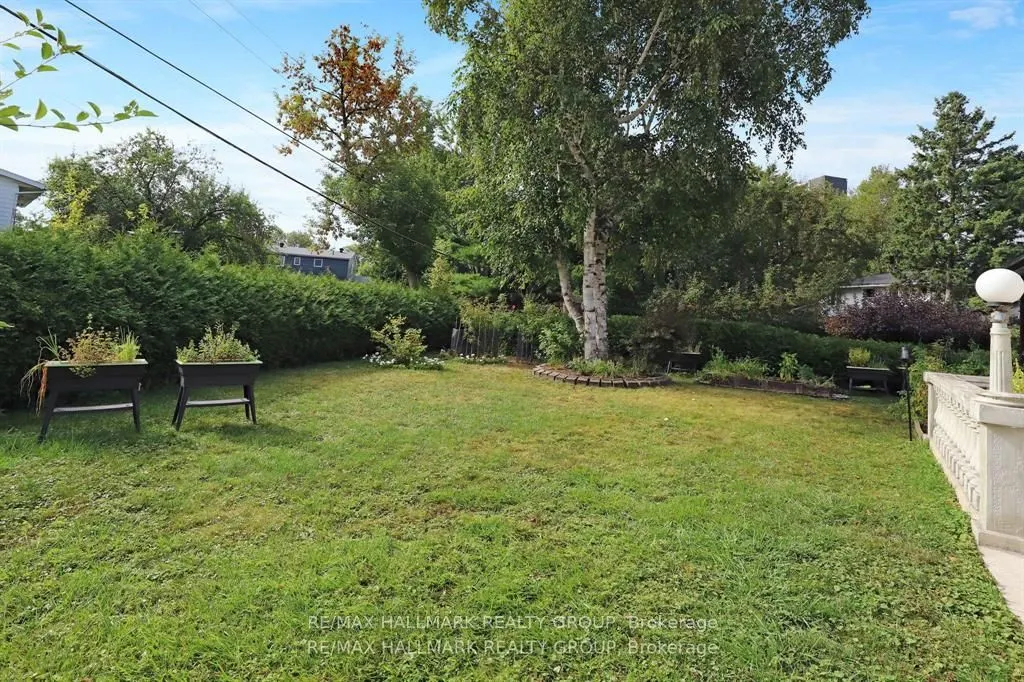1712 Playfair Drive