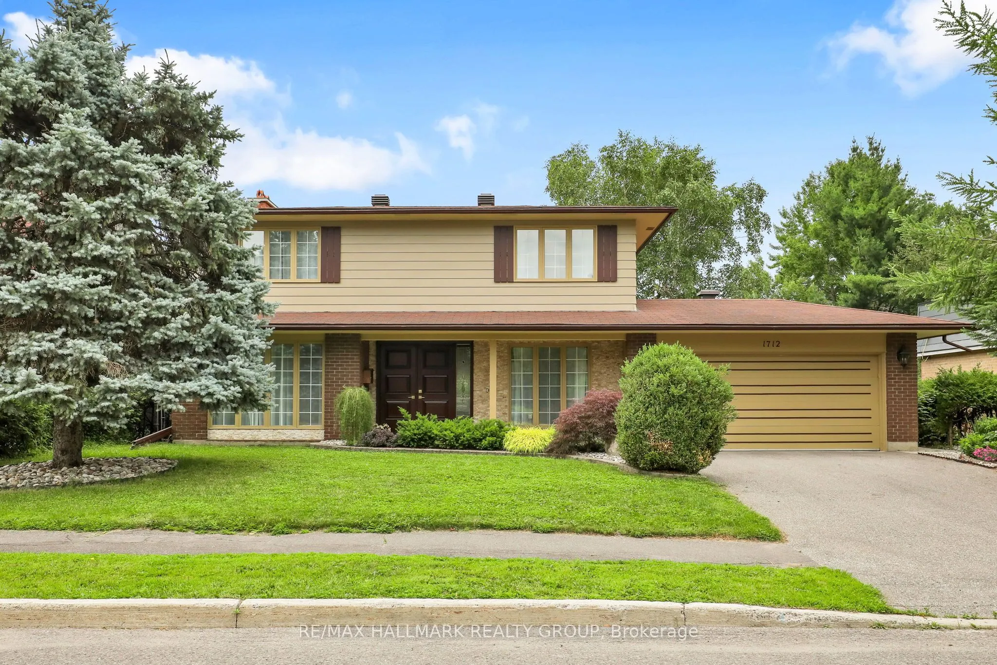 1712 Playfair Drive
