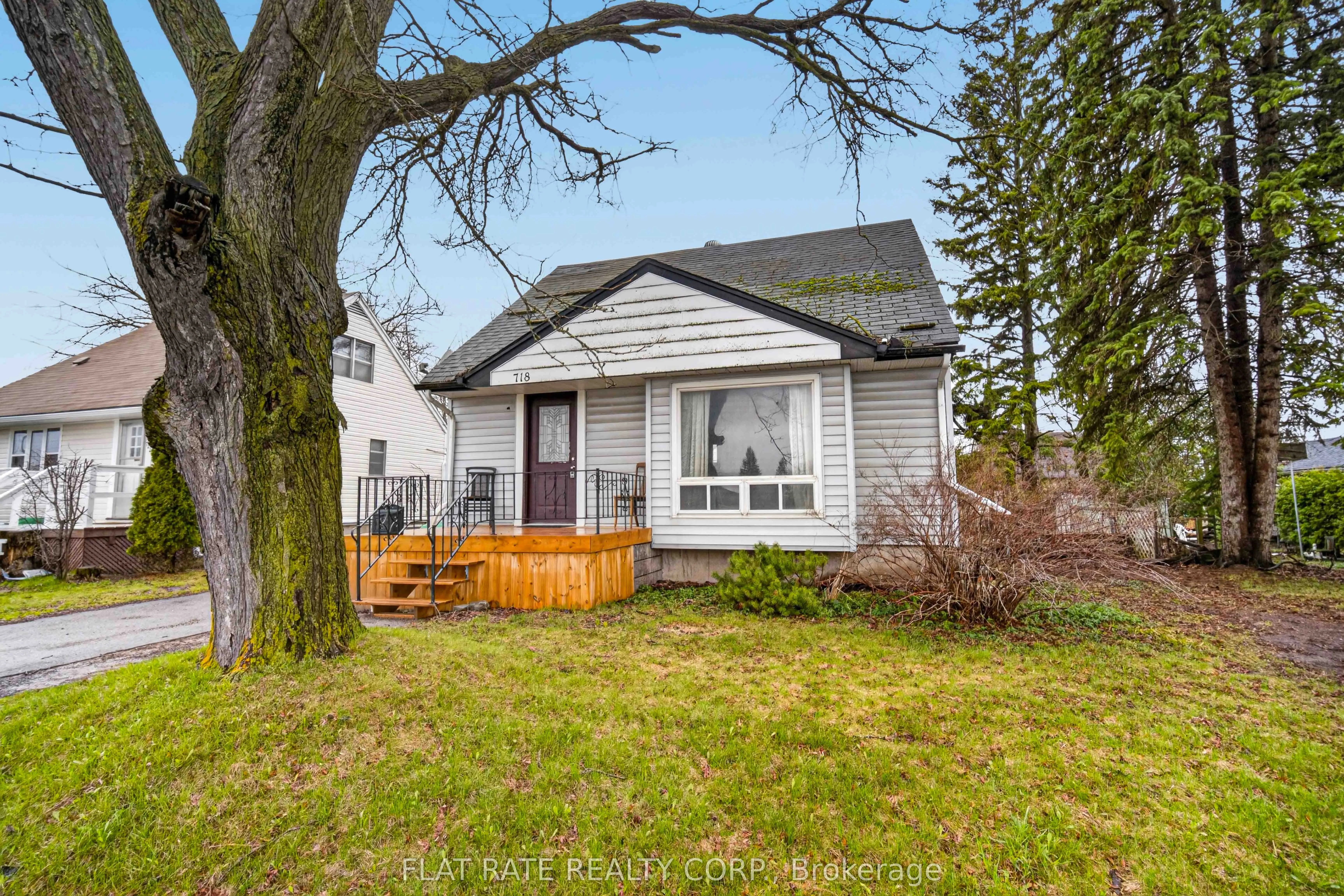 718 GILLESPIE Avenue