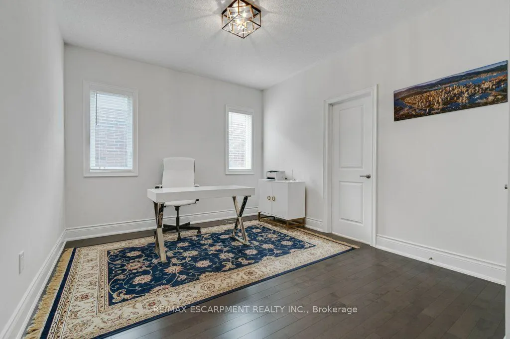 39 Avanti Crescent