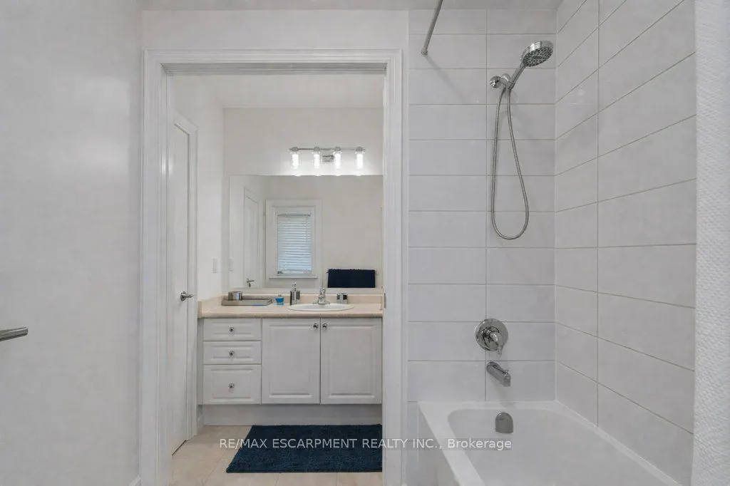 39 Avanti Crescent