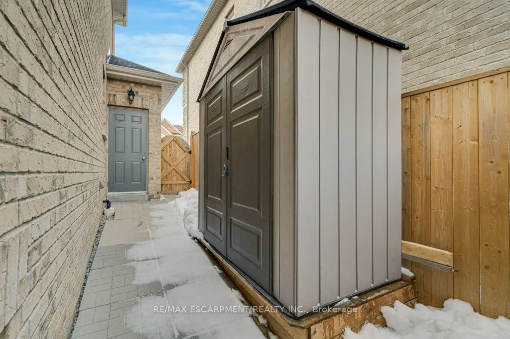 39 Avanti Crescent