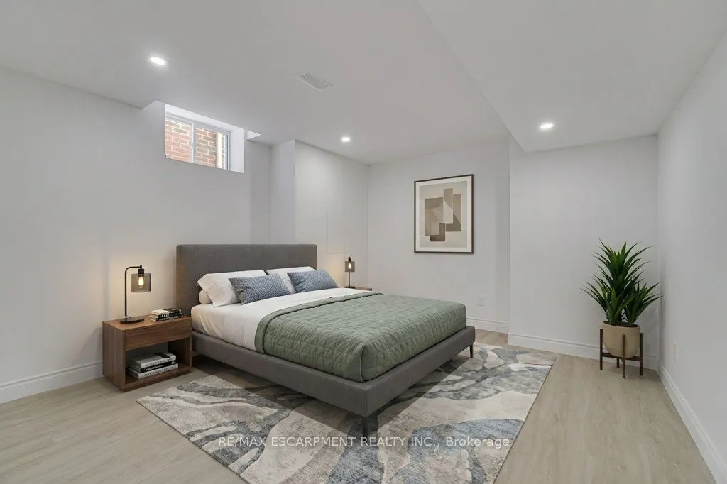39 Avanti Crescent