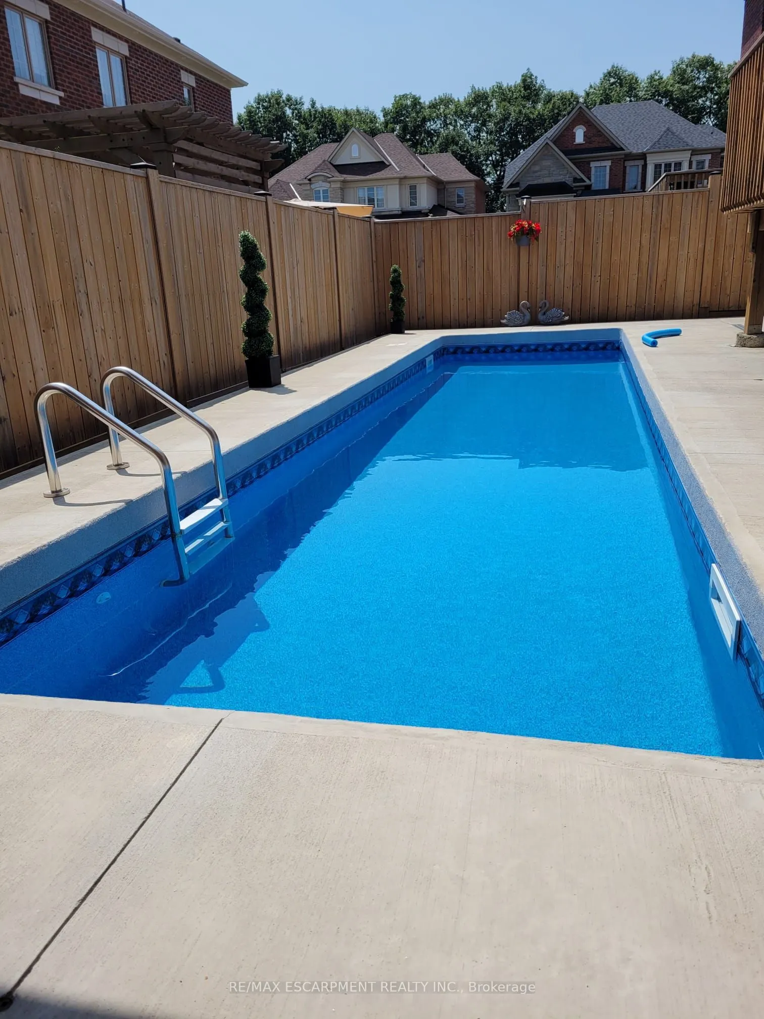 39 Avanti Crescent