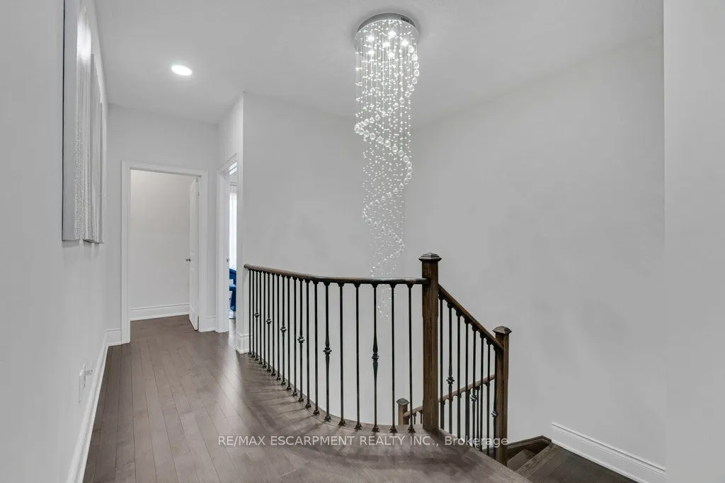 39 Avanti Crescent