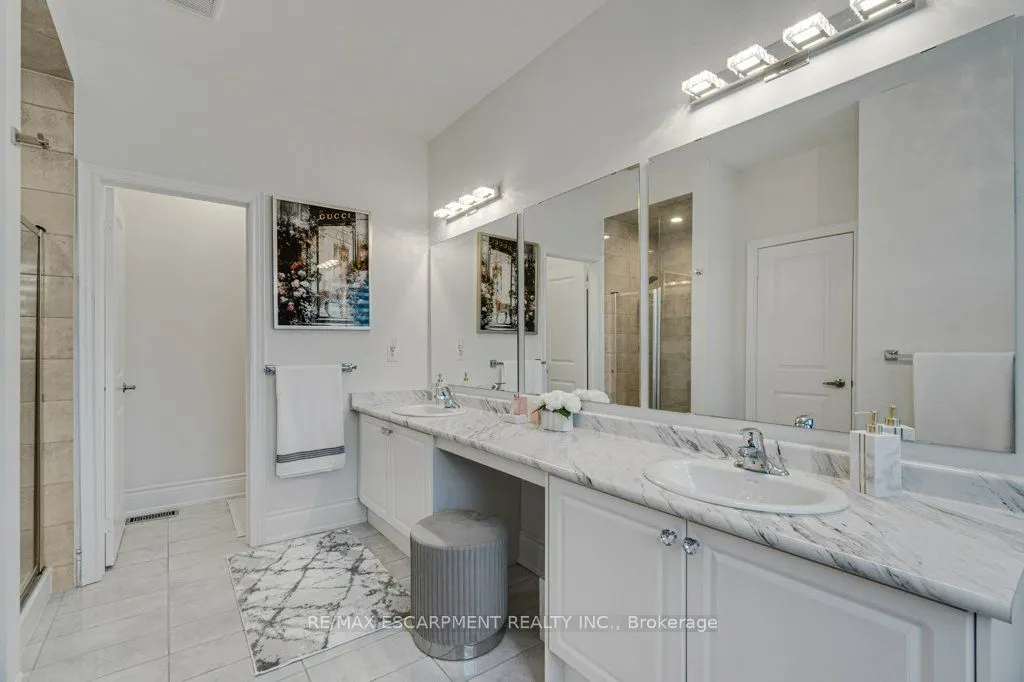 39 Avanti Crescent