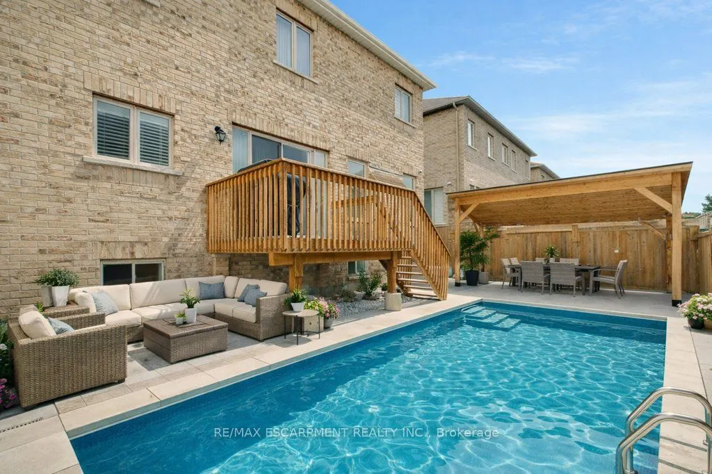 39 Avanti Crescent