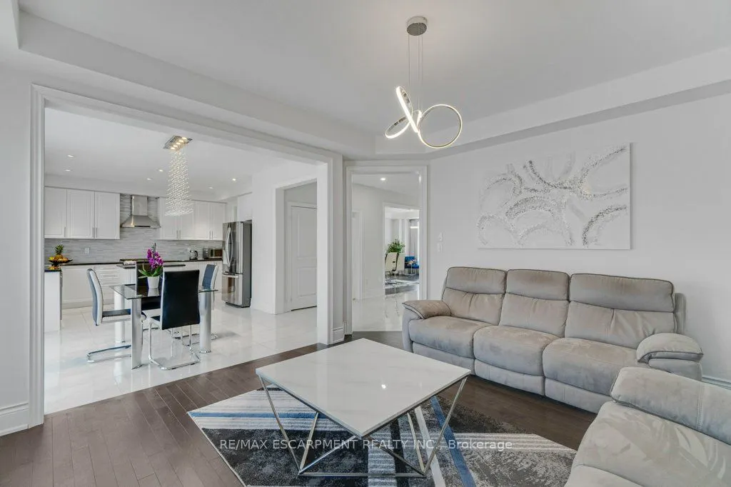 39 Avanti Crescent