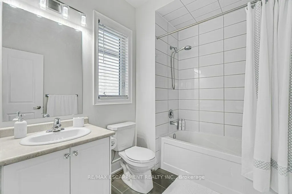 39 Avanti Crescent