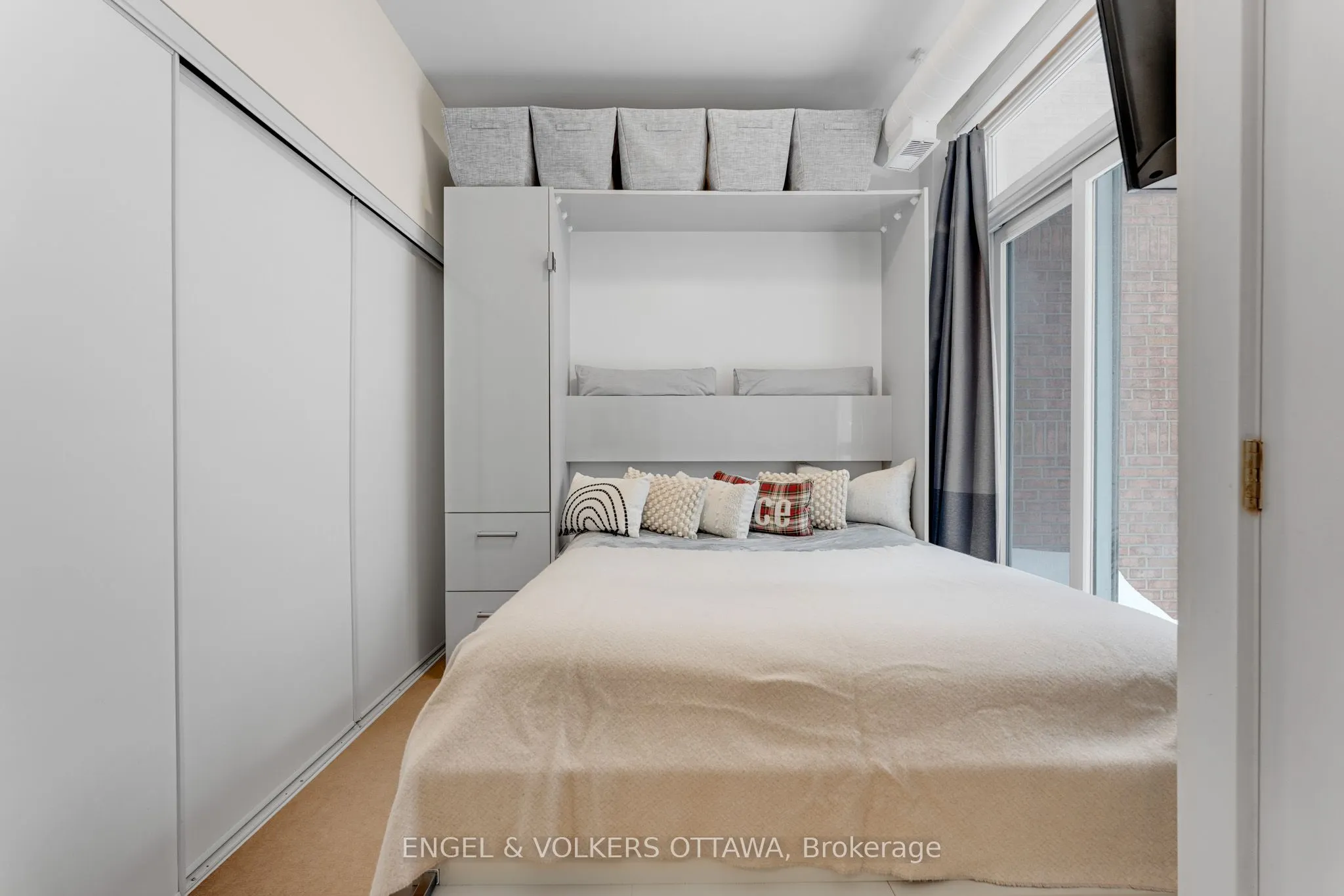 360 Cumberland Street #104