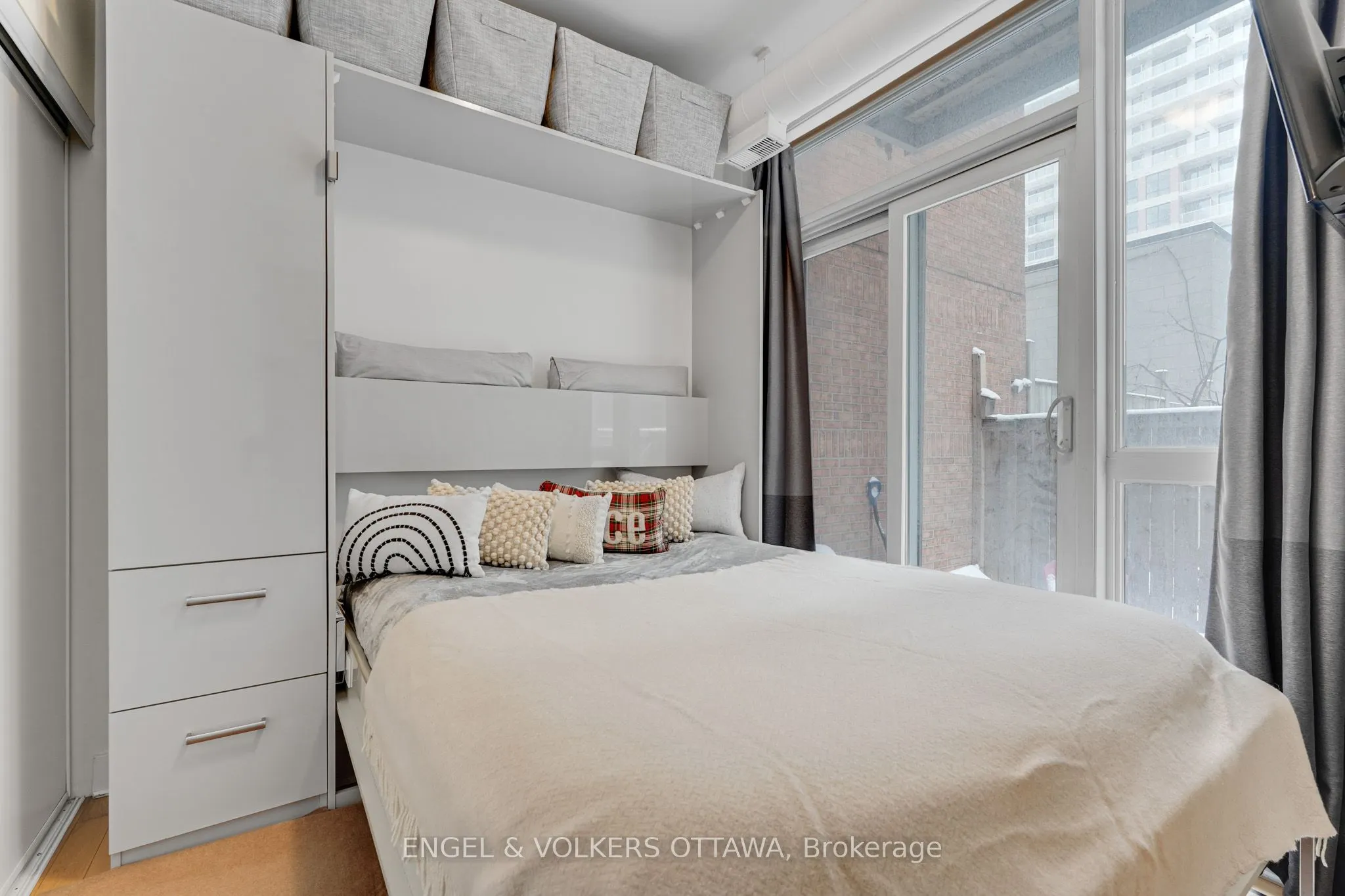 360 Cumberland Street #104