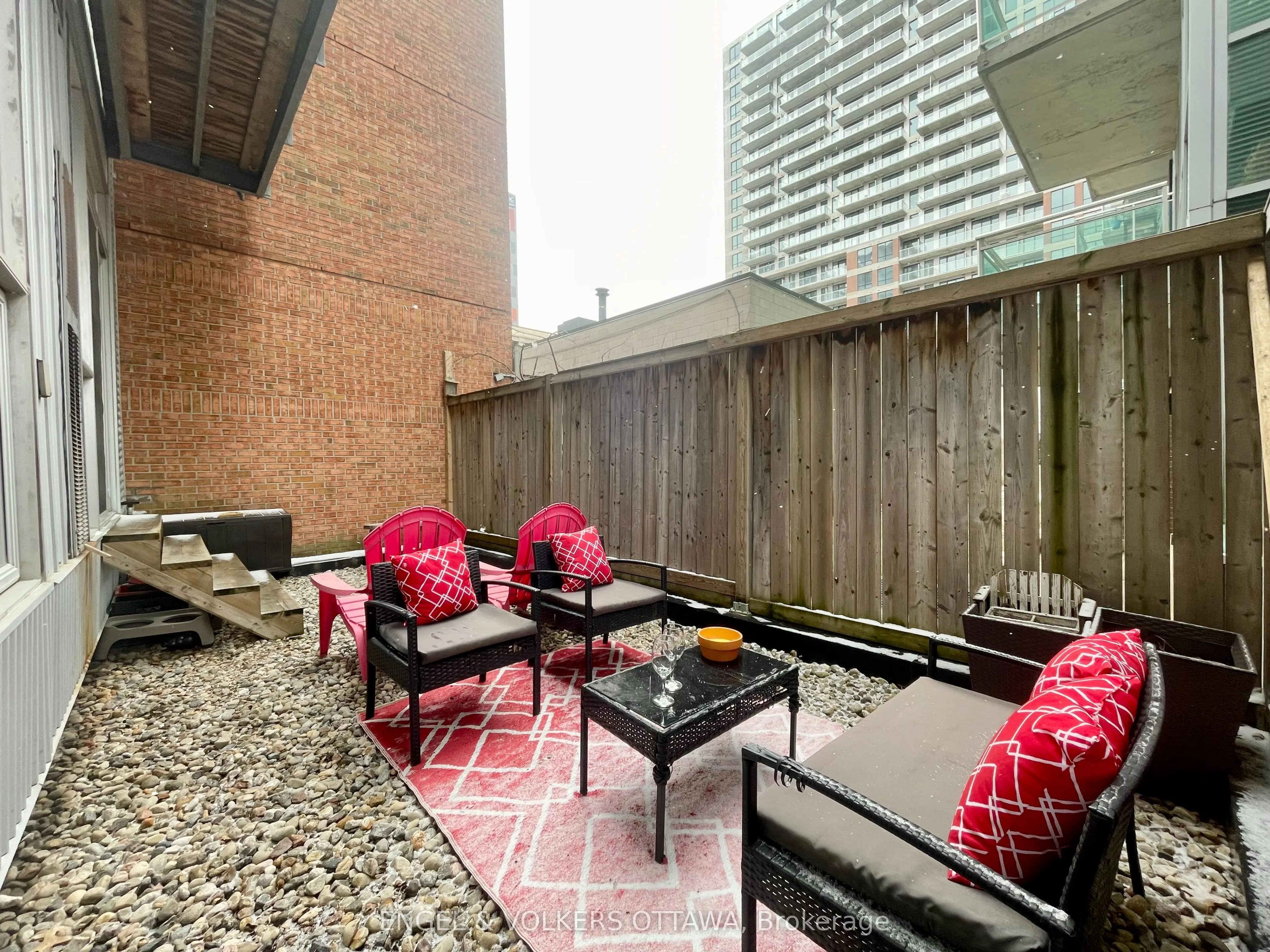 360 Cumberland Street #104