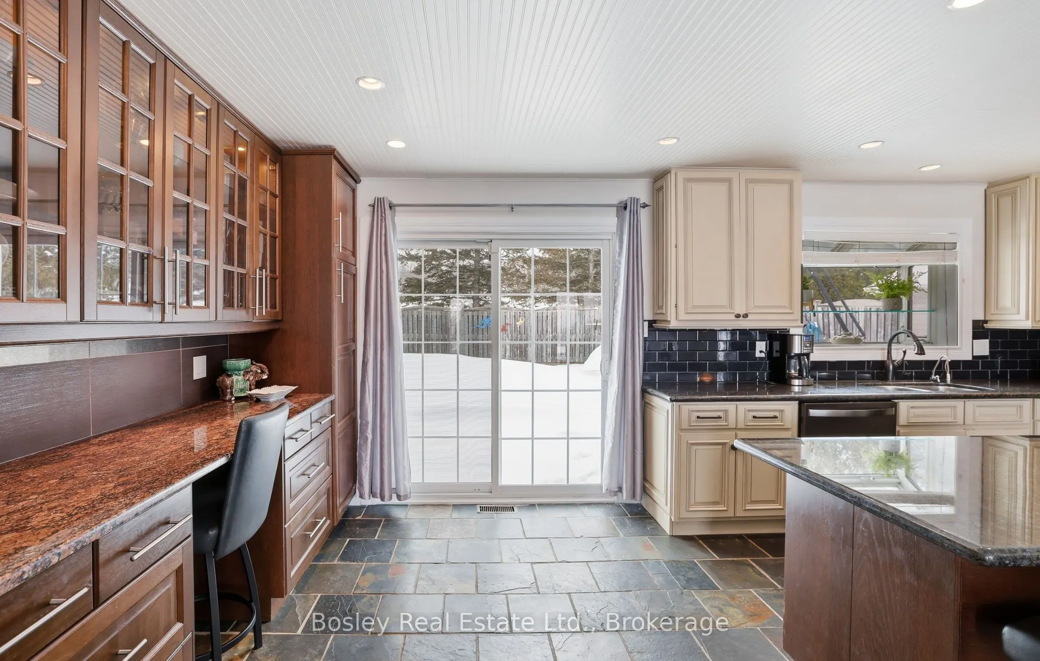357190 The Blue Mountain Meaford Townline