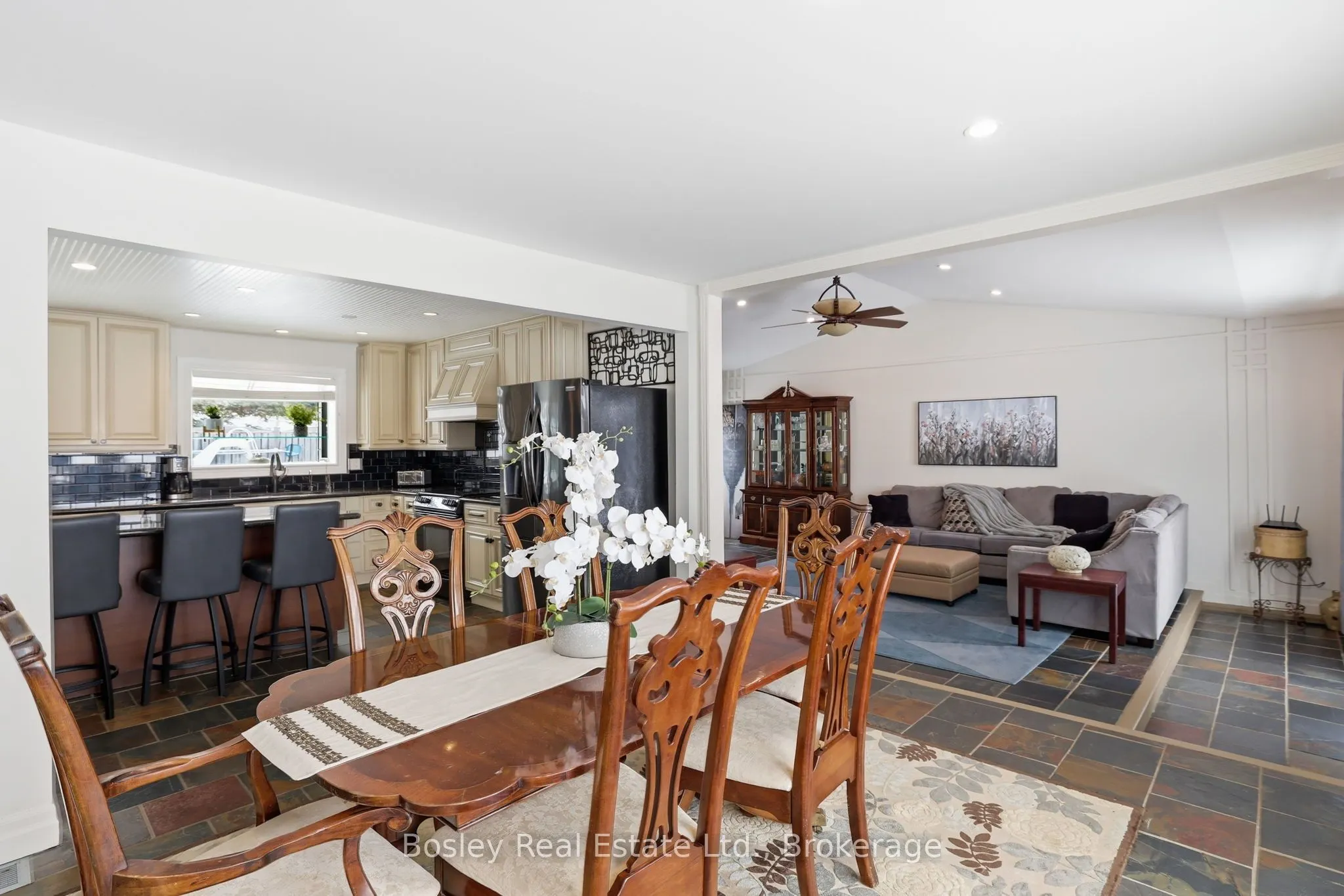 357190 The Blue Mountain Meaford Townline