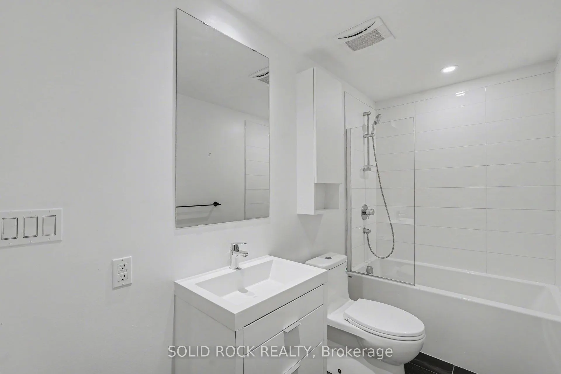20 Daly Avenue #1606