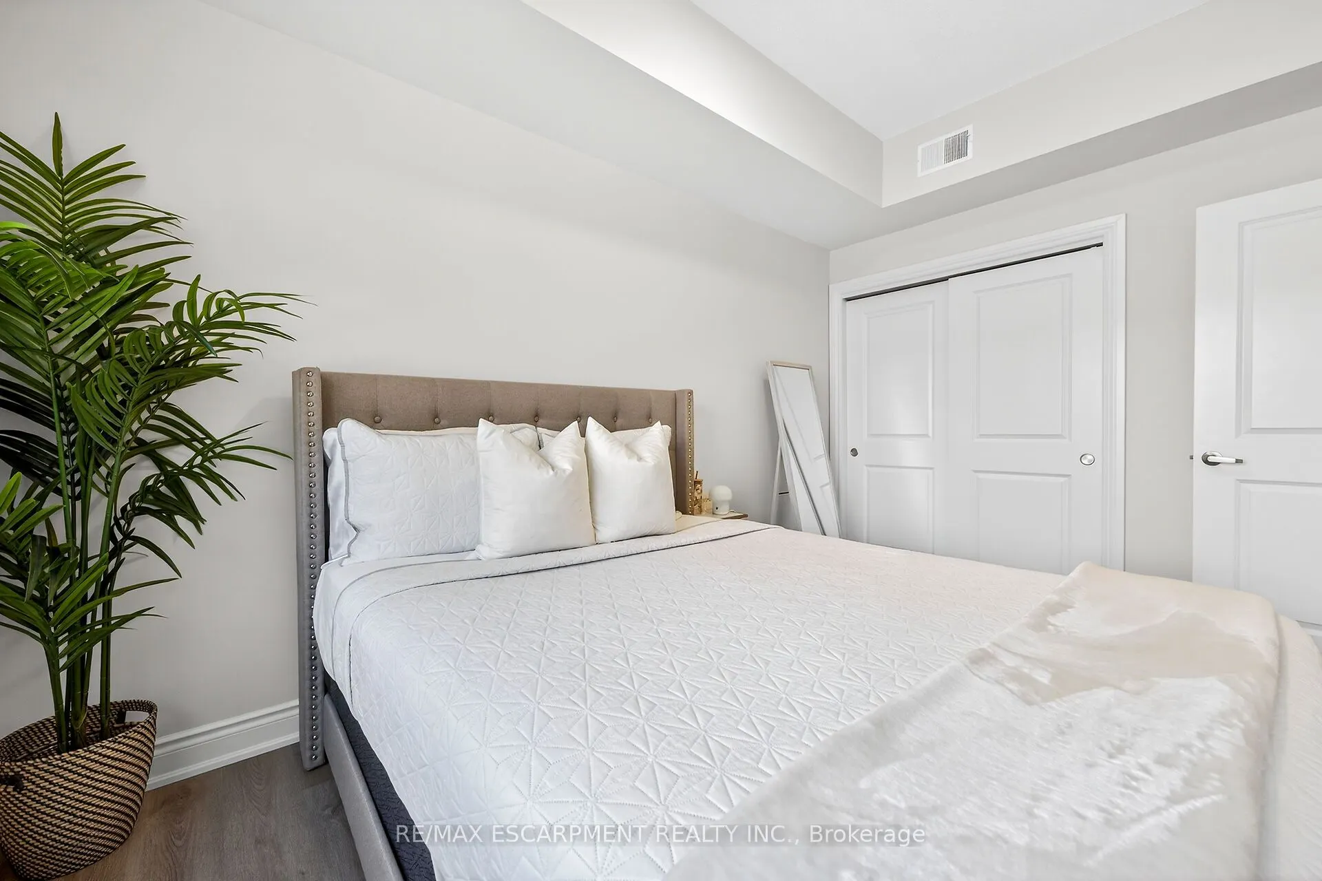 259 King Street E #303