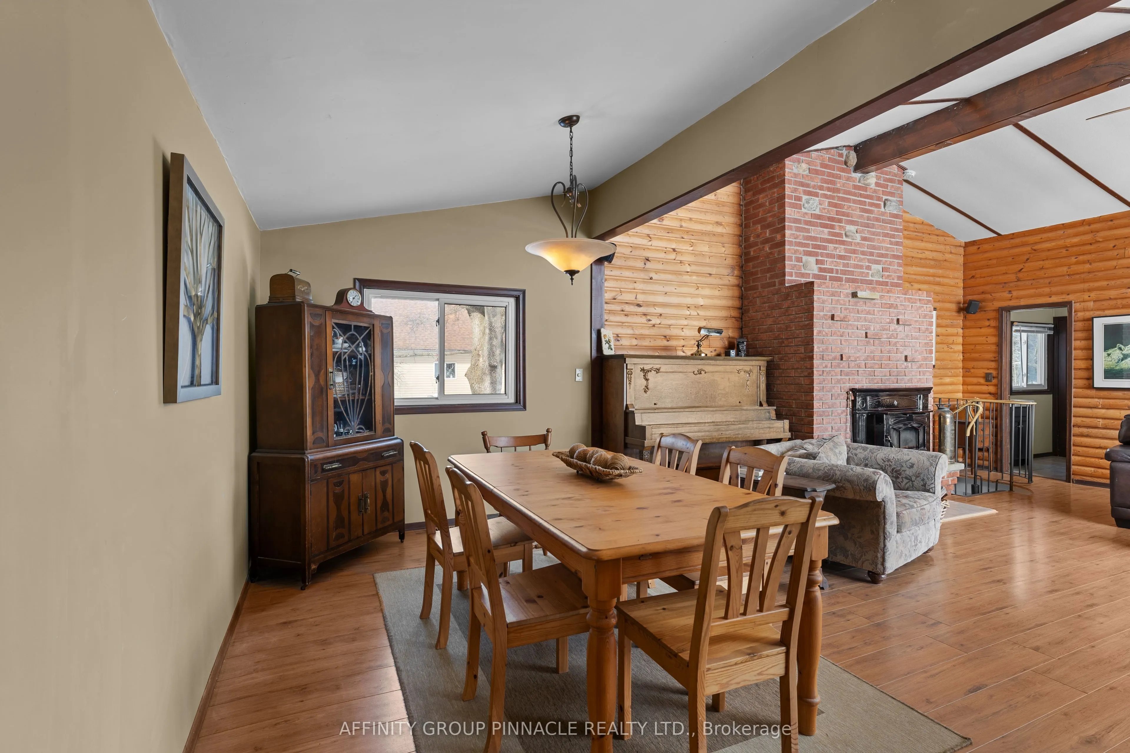 18 Lakeview Boulevard