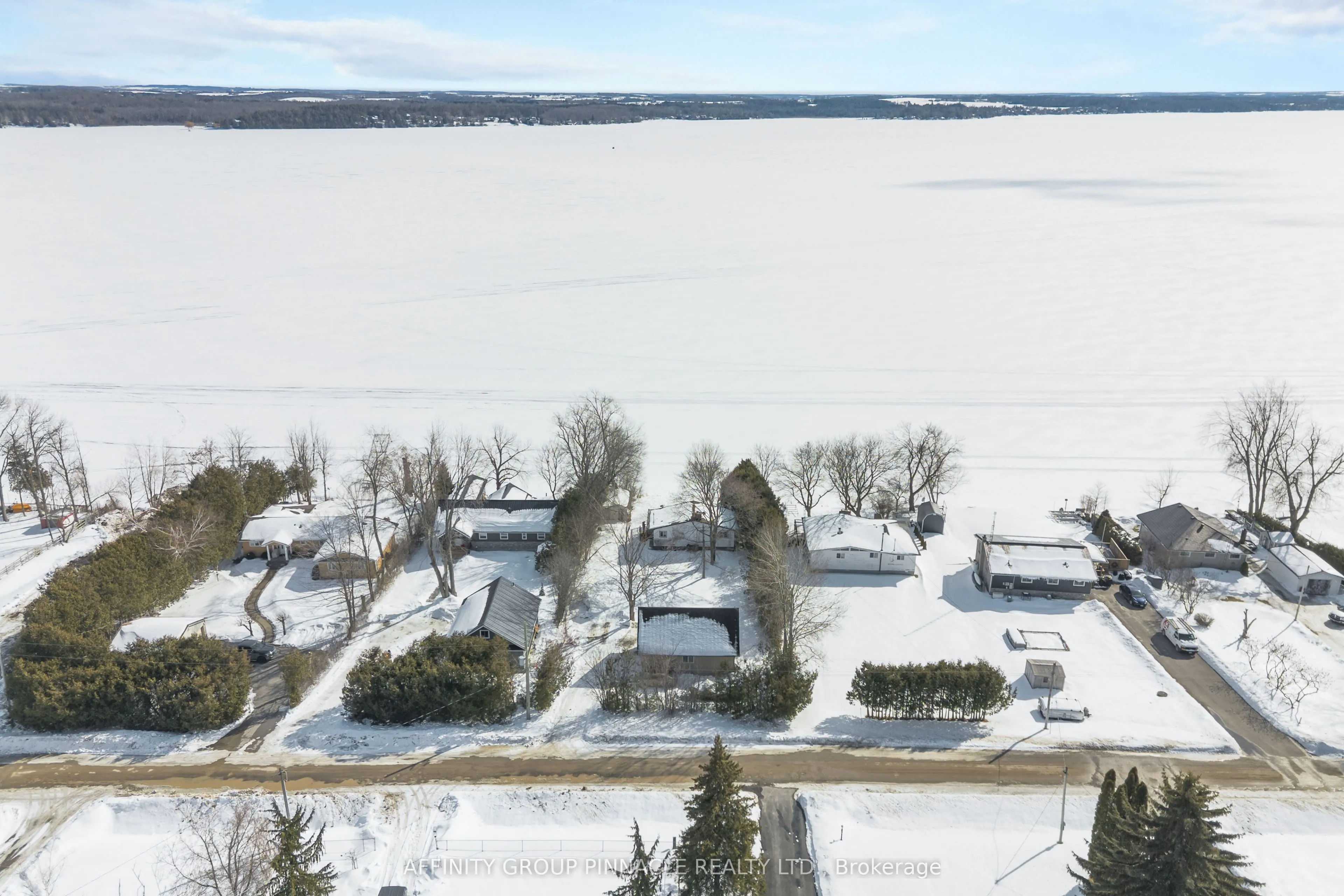 18 Lakeview Boulevard