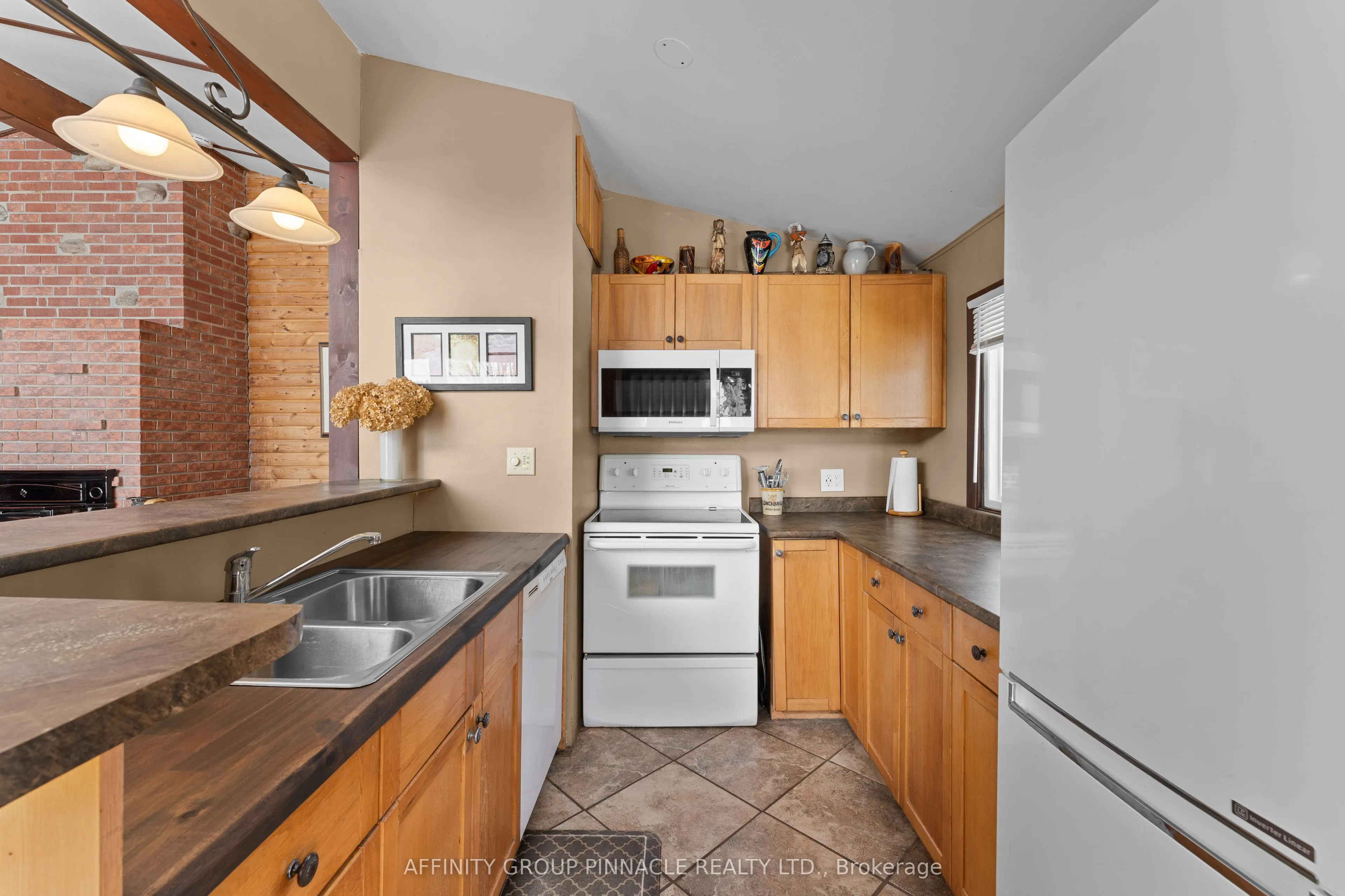 18 Lakeview Boulevard