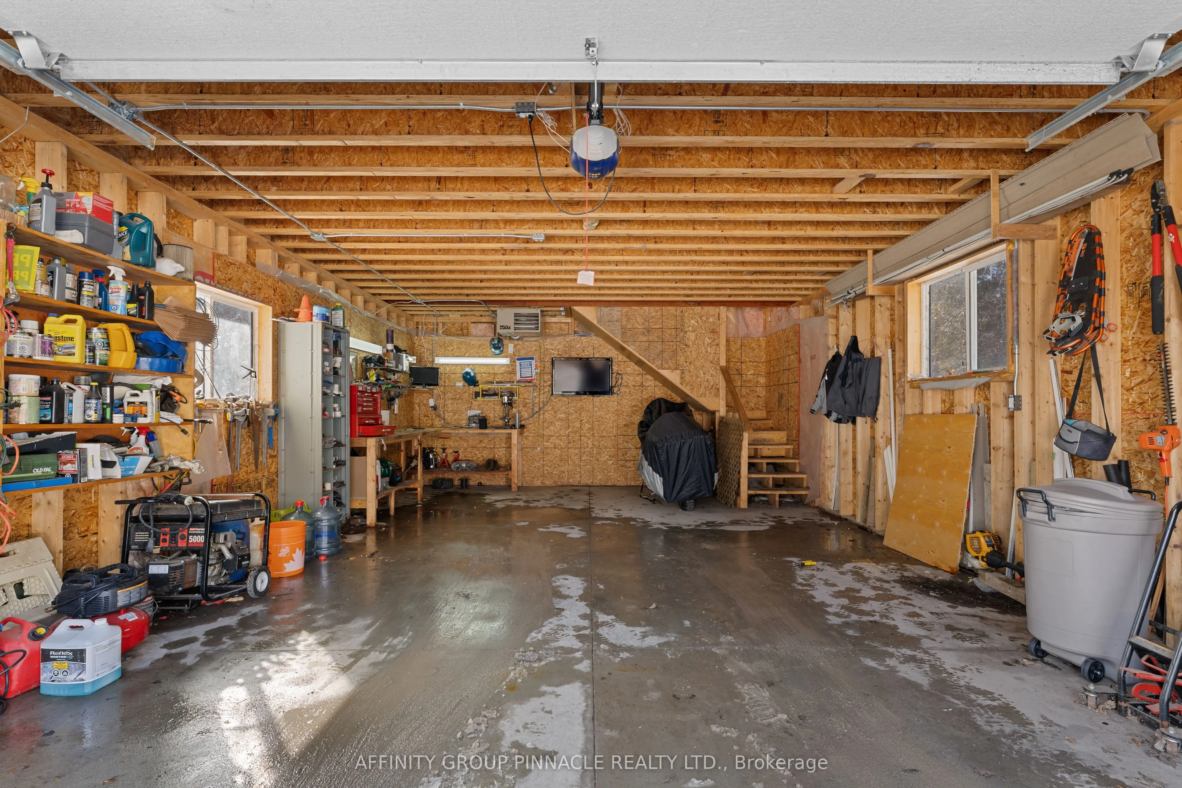 18 Lakeview Boulevard