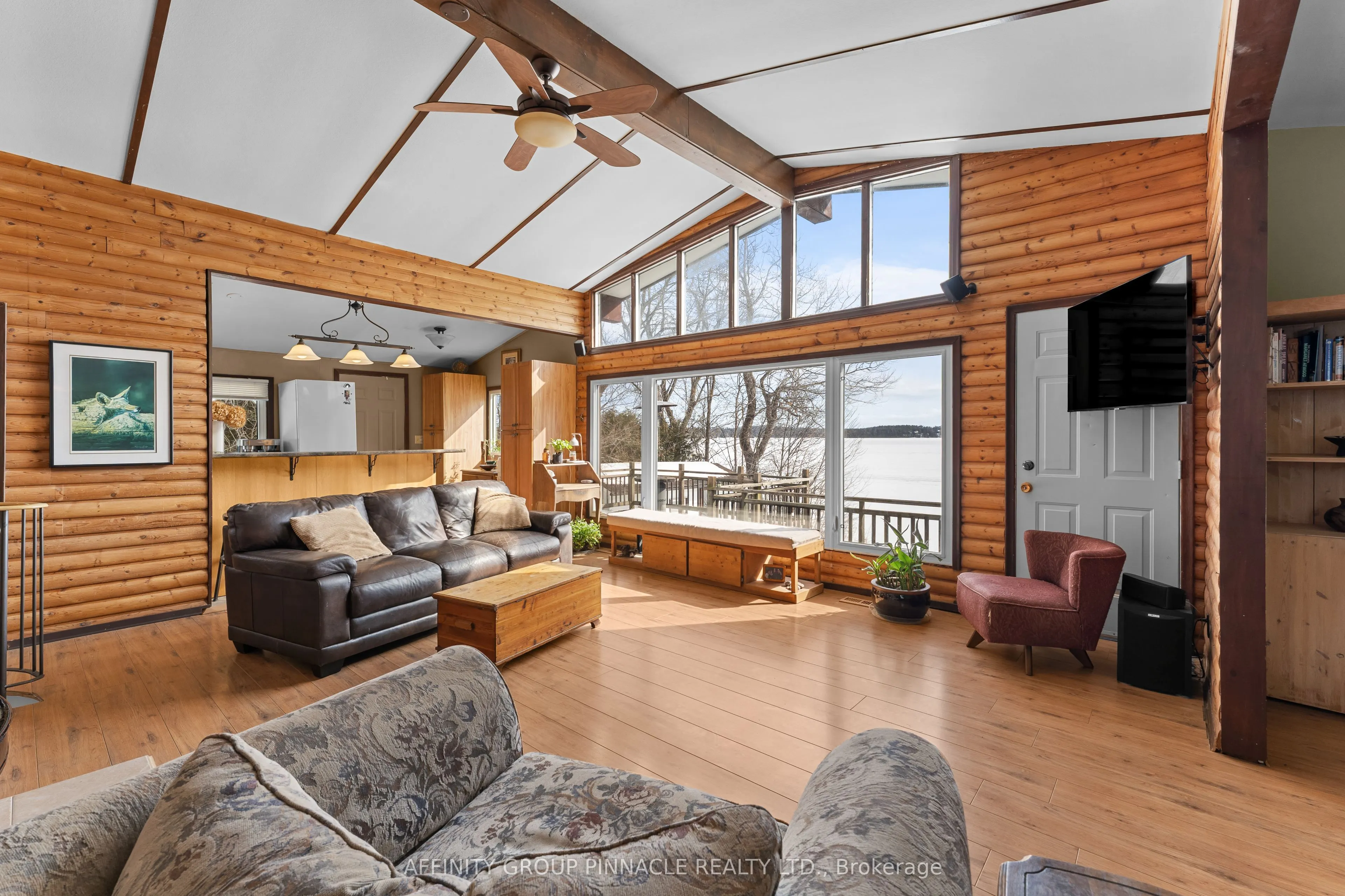 18 Lakeview Boulevard