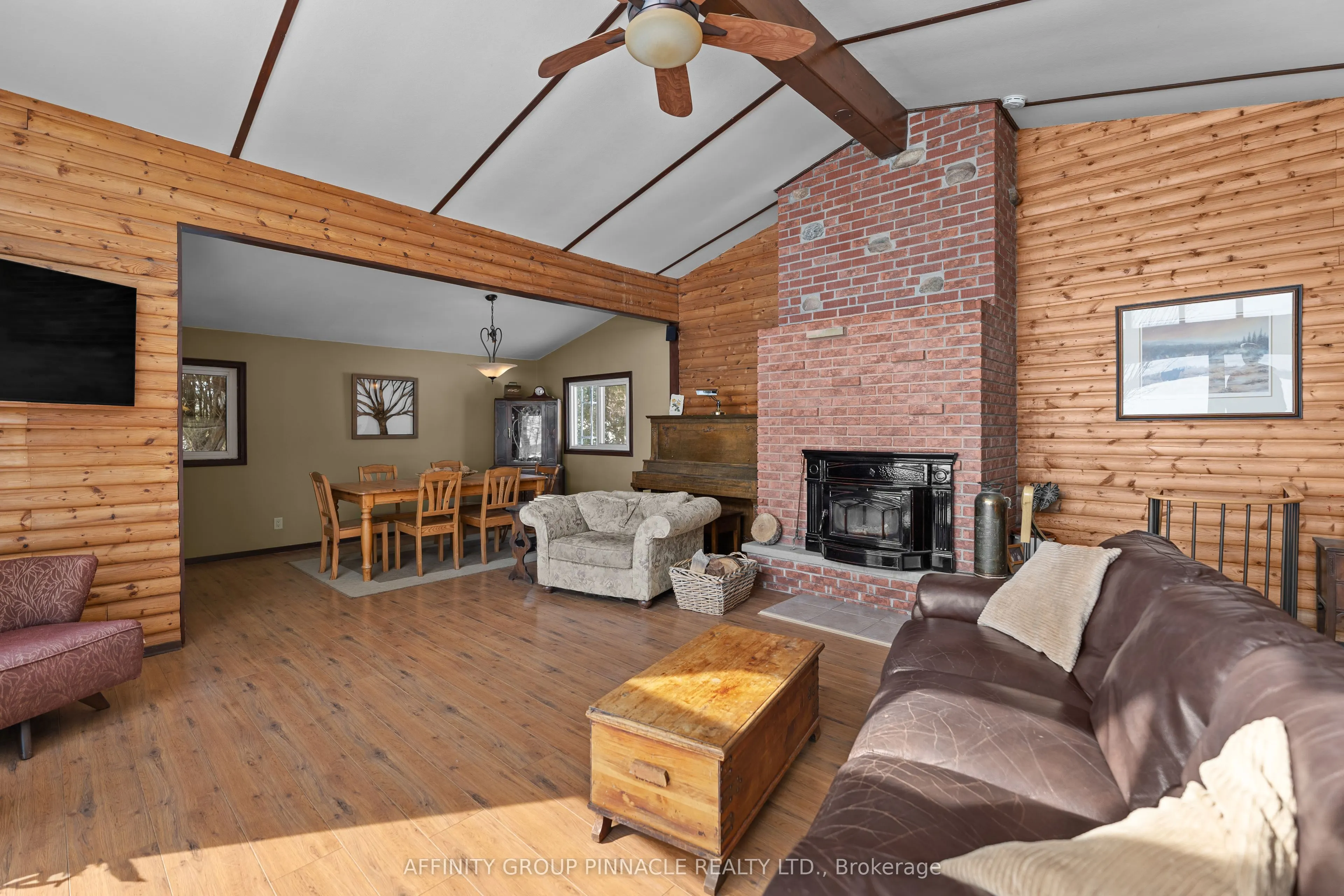 18 Lakeview Boulevard