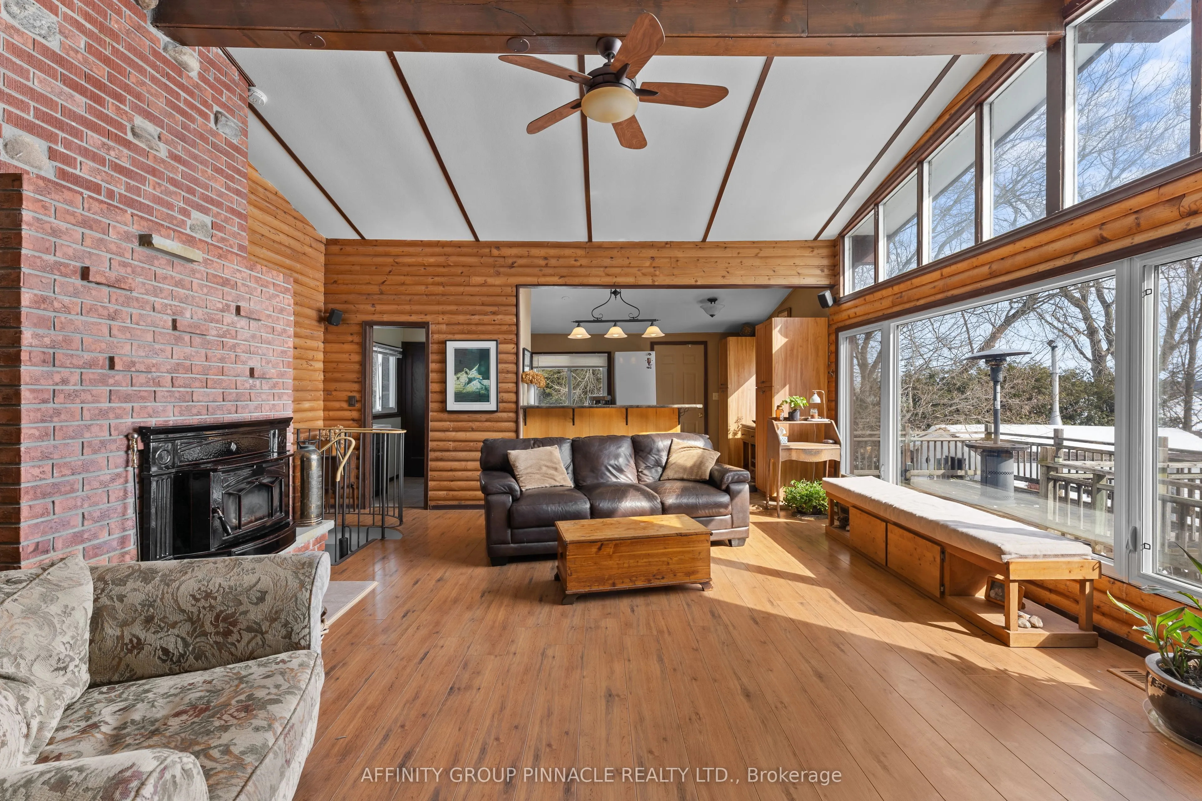 18 Lakeview Boulevard