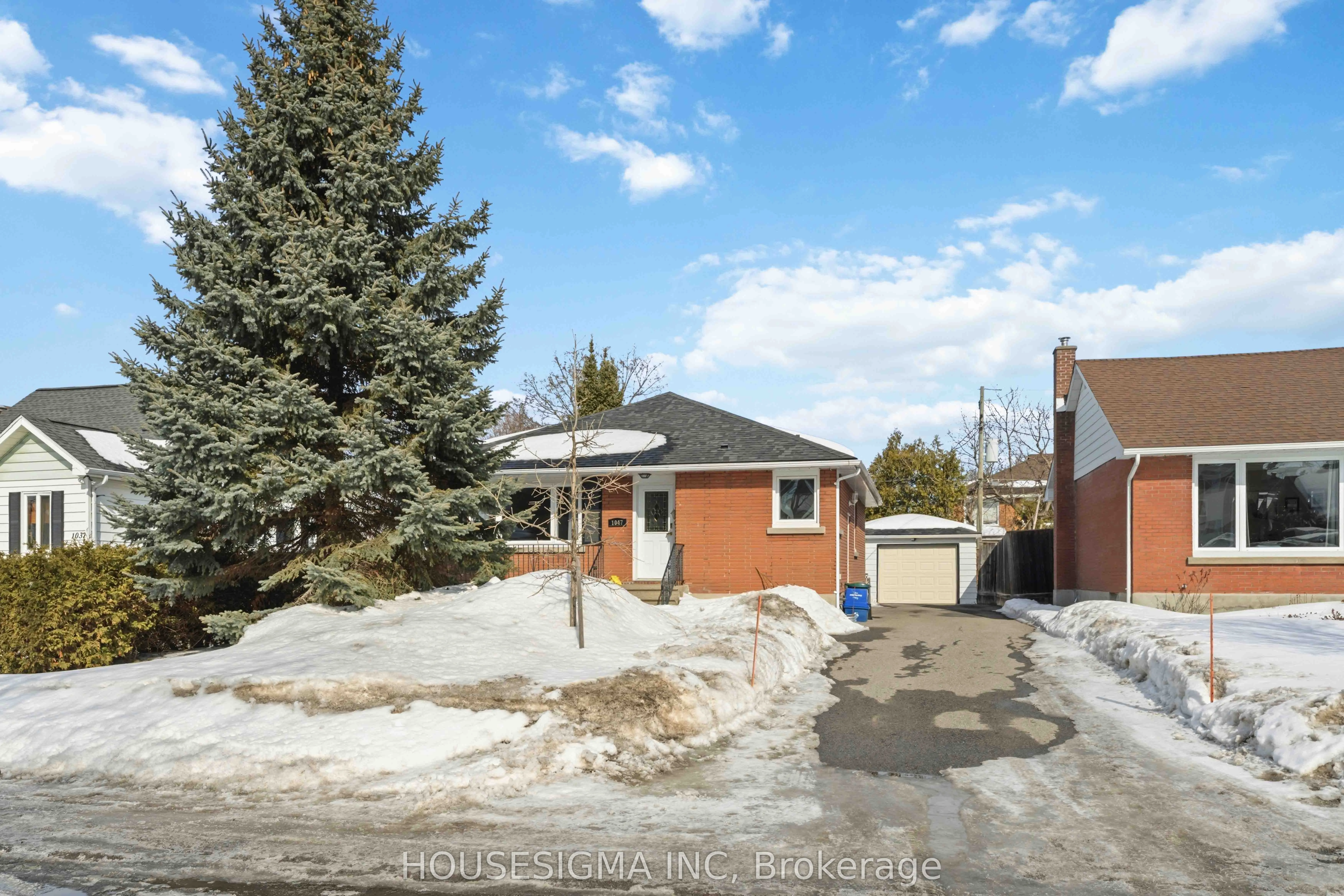 1047 Richard Avenue