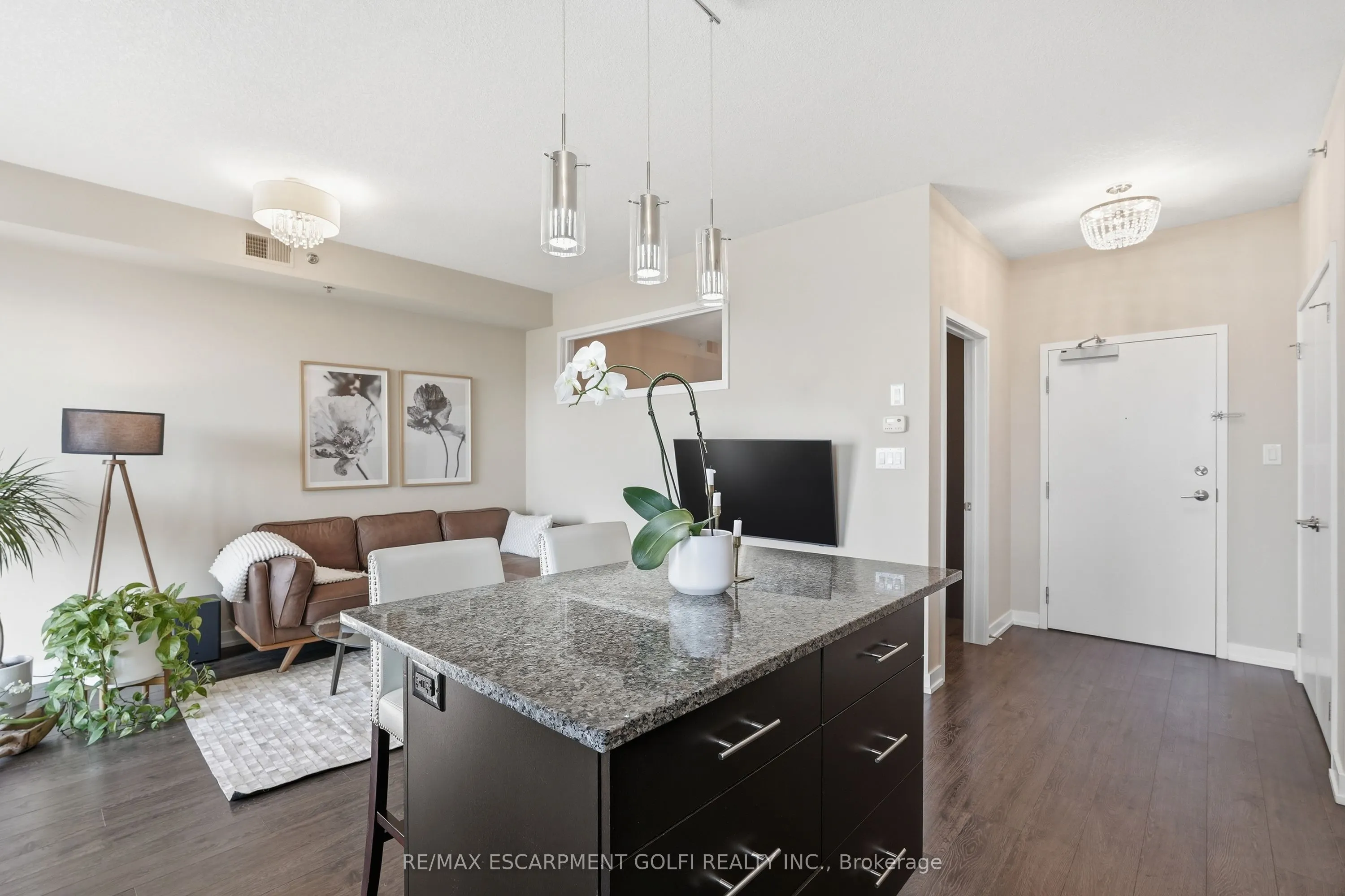 520 North Service Road #411