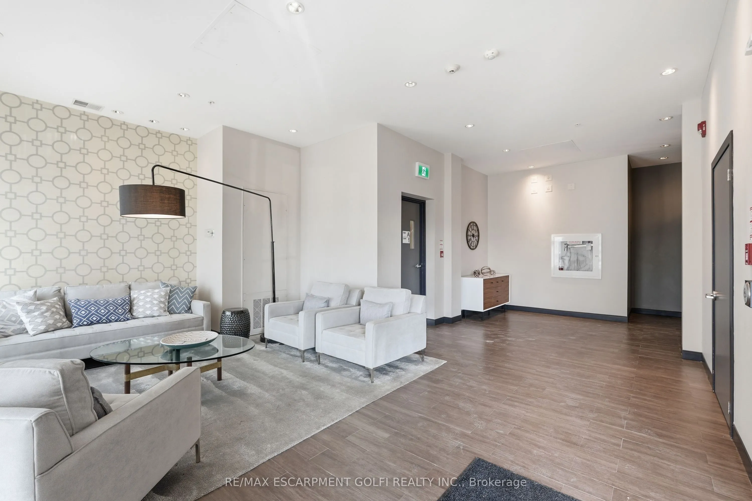 520 North Service Road #411