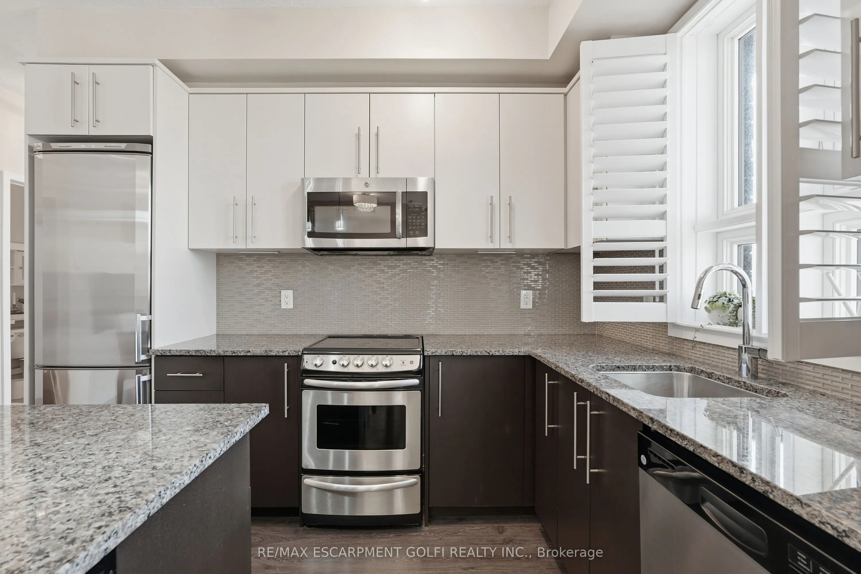 520 North Service Road #411