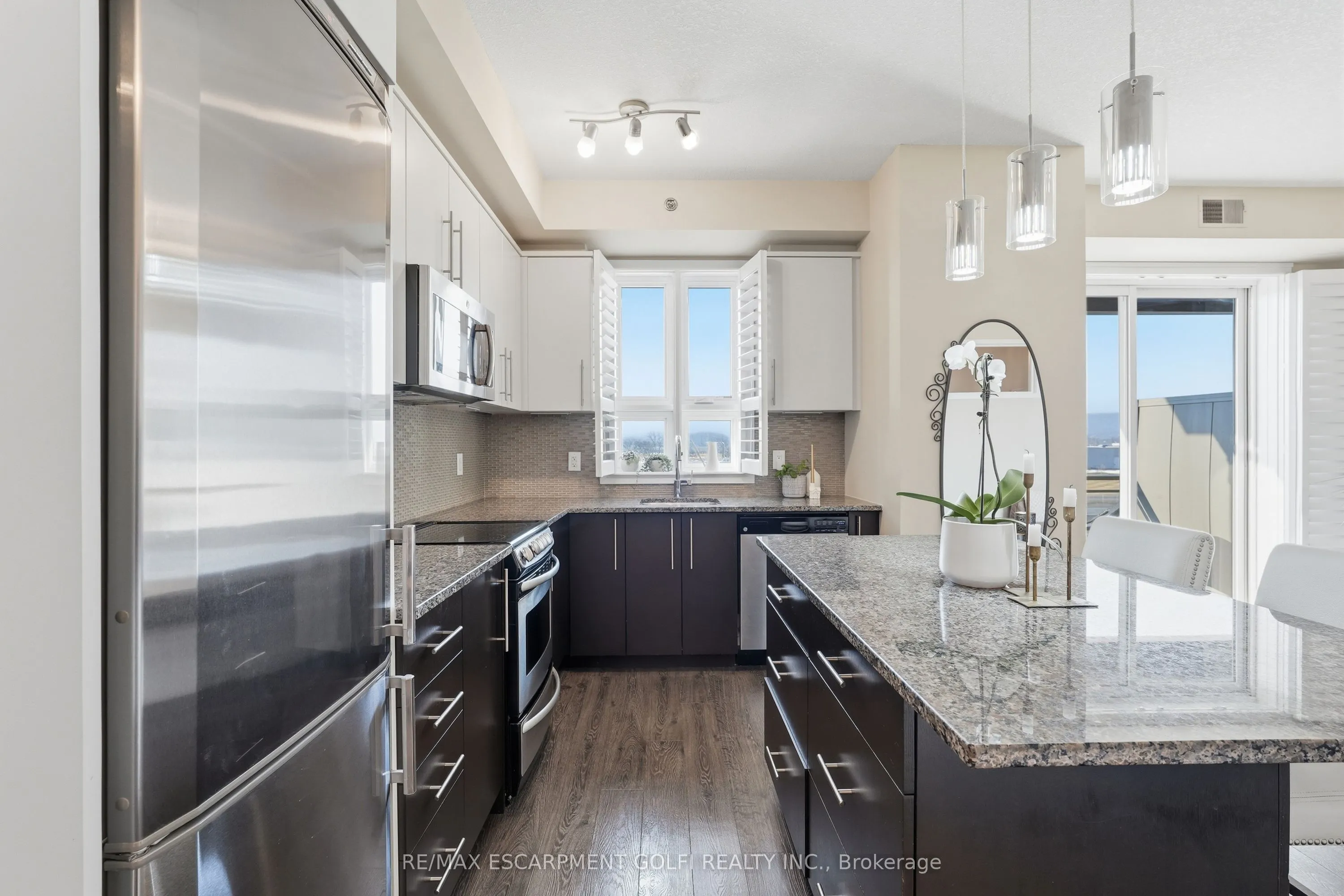 520 North Service Road #411