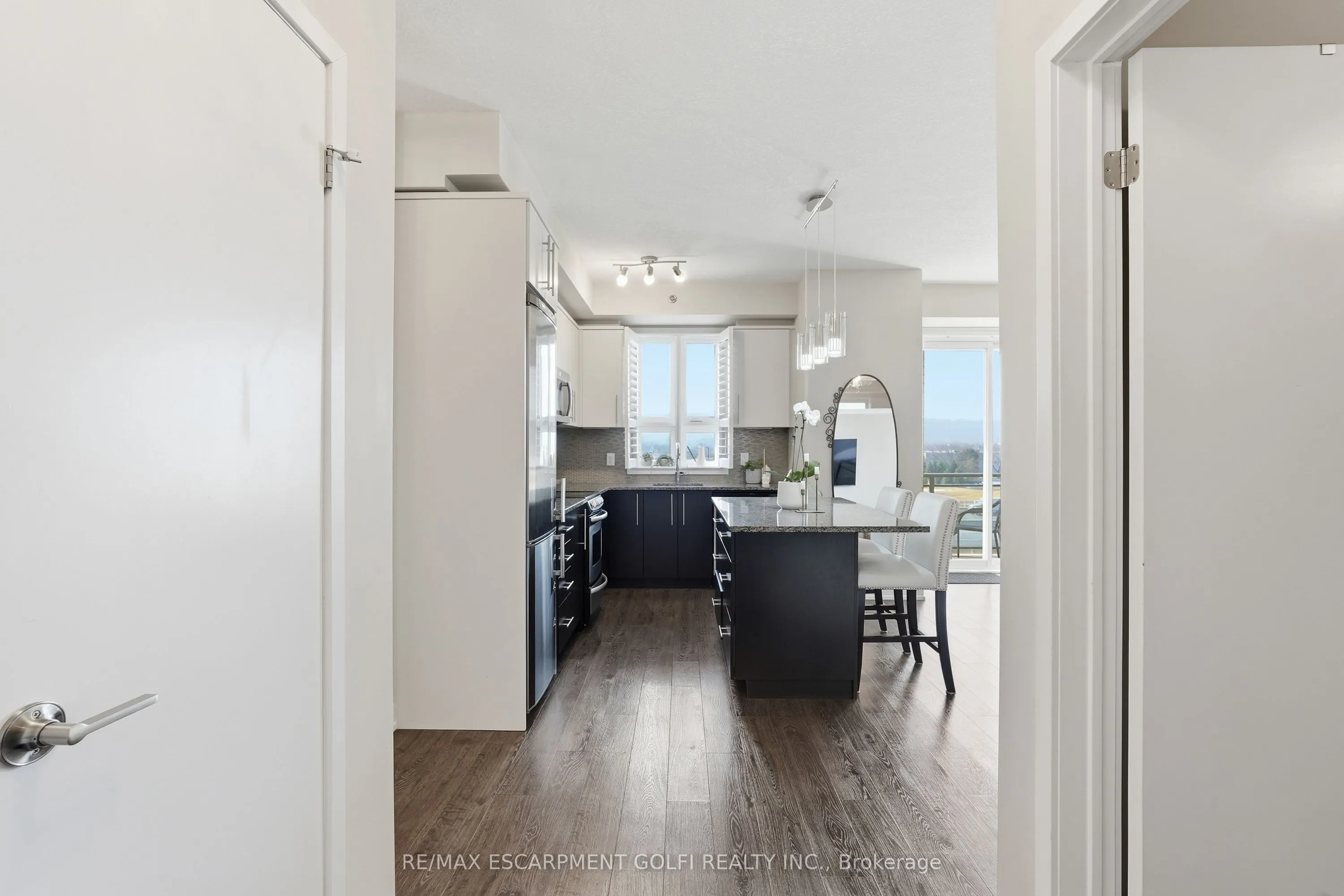 520 North Service Road #411