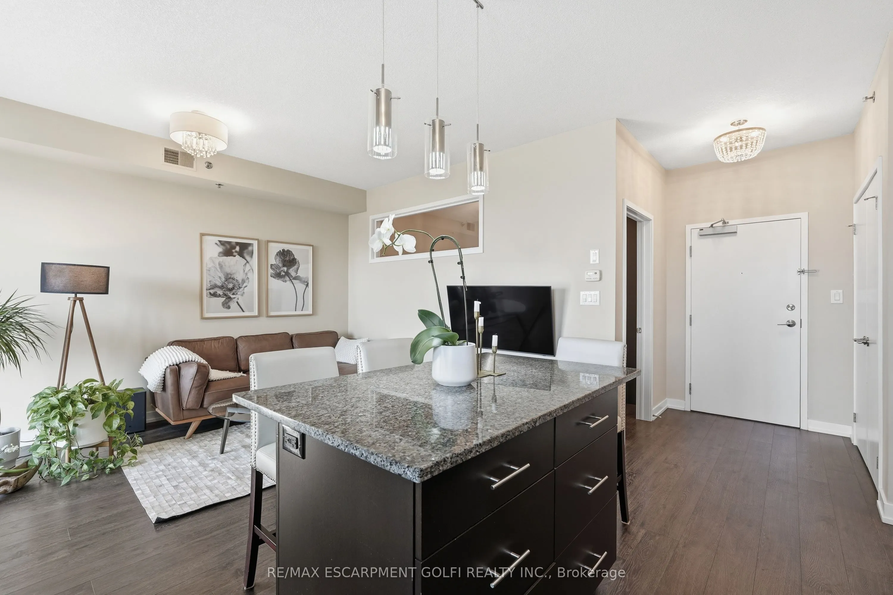 520 North Service Road #411