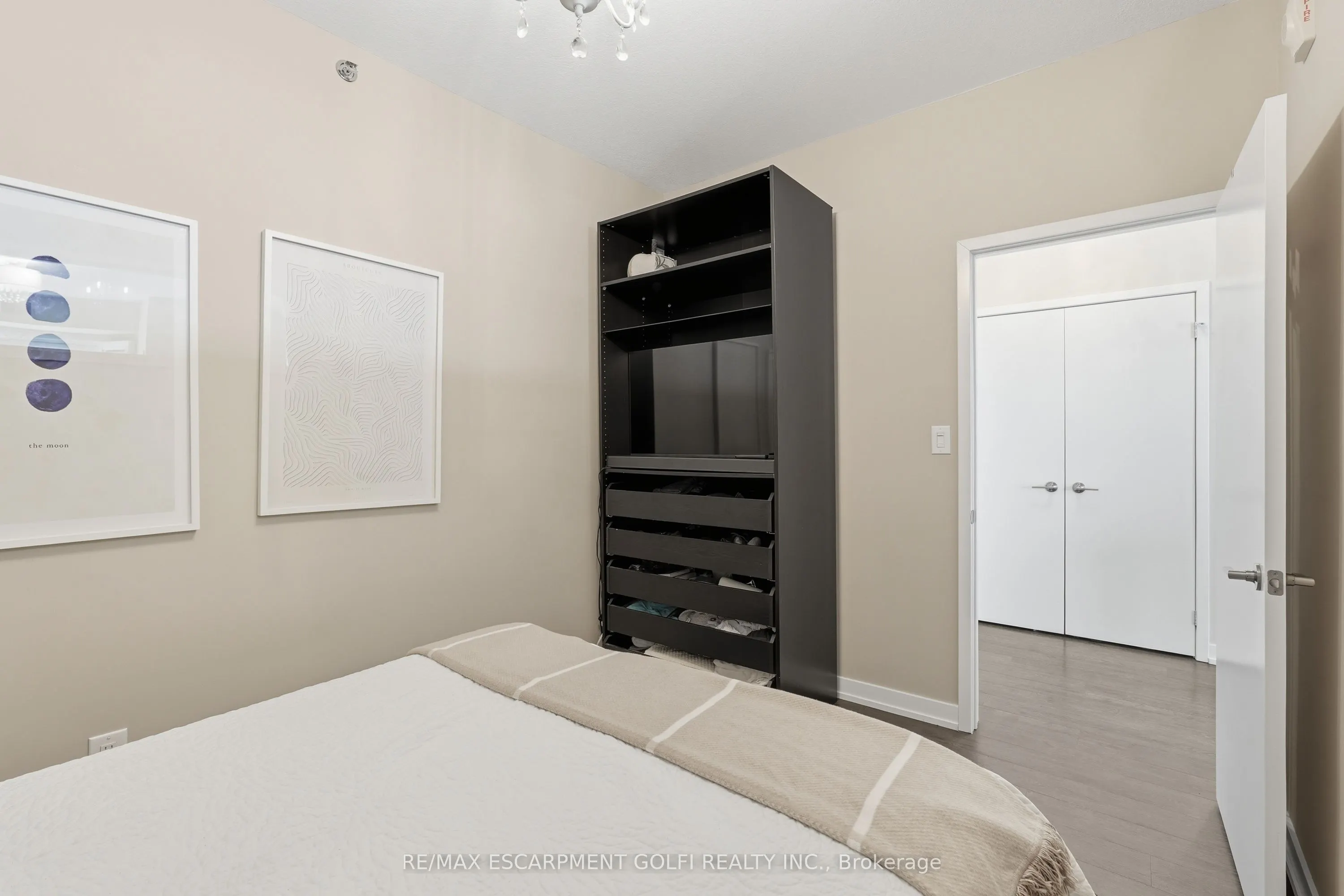 520 North Service Road #411