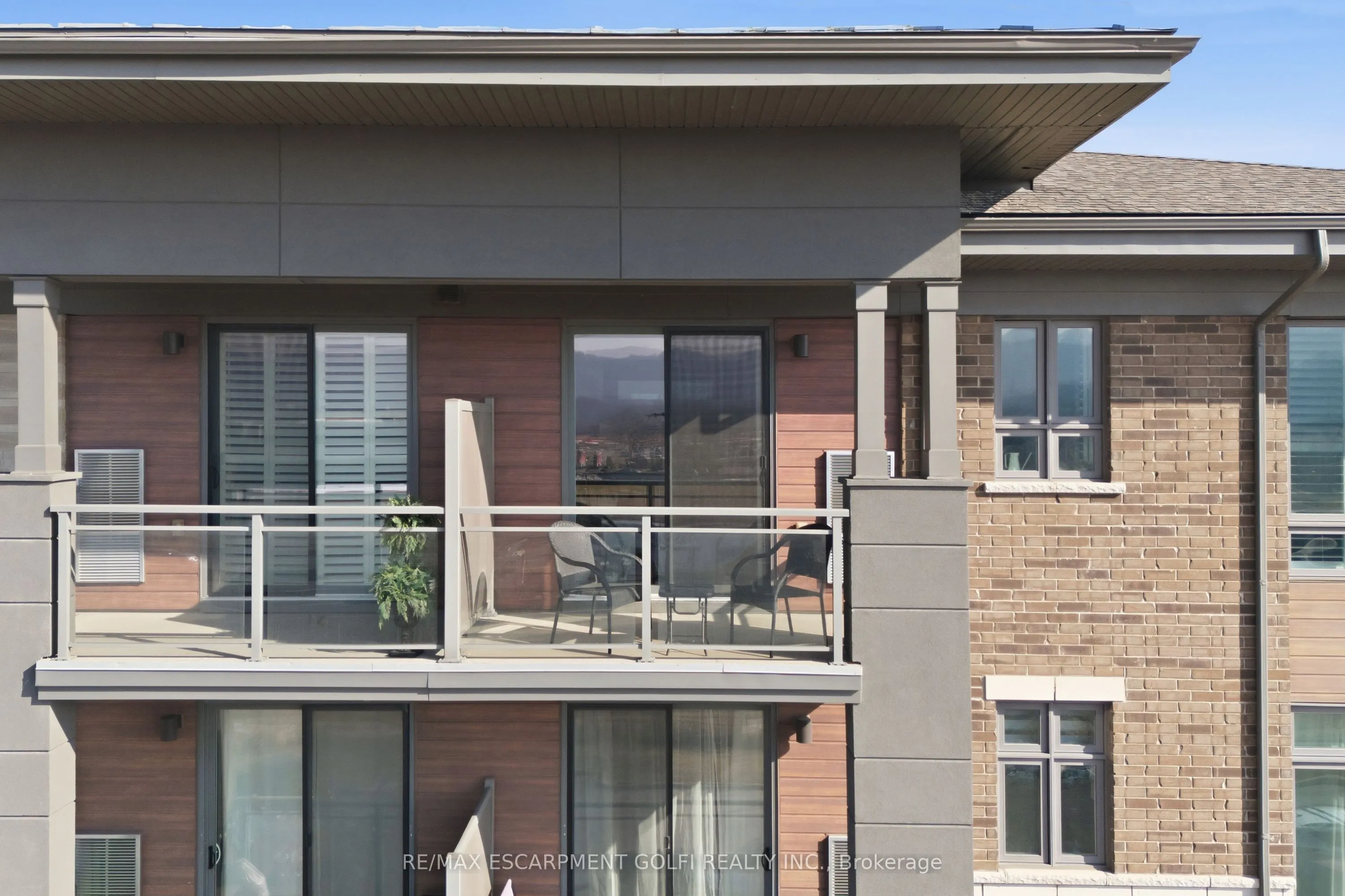 520 North Service Road #411