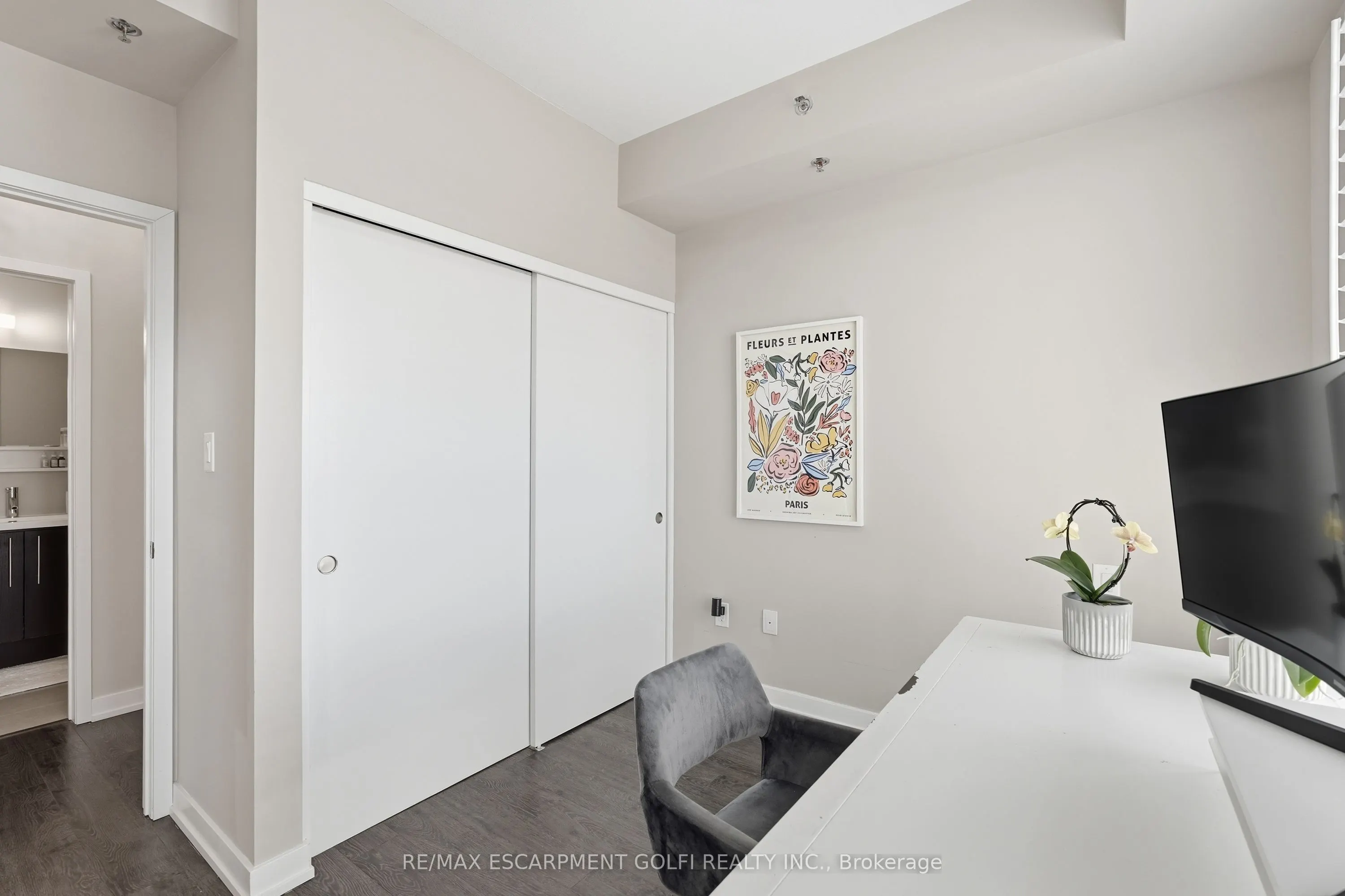 520 North Service Road #411