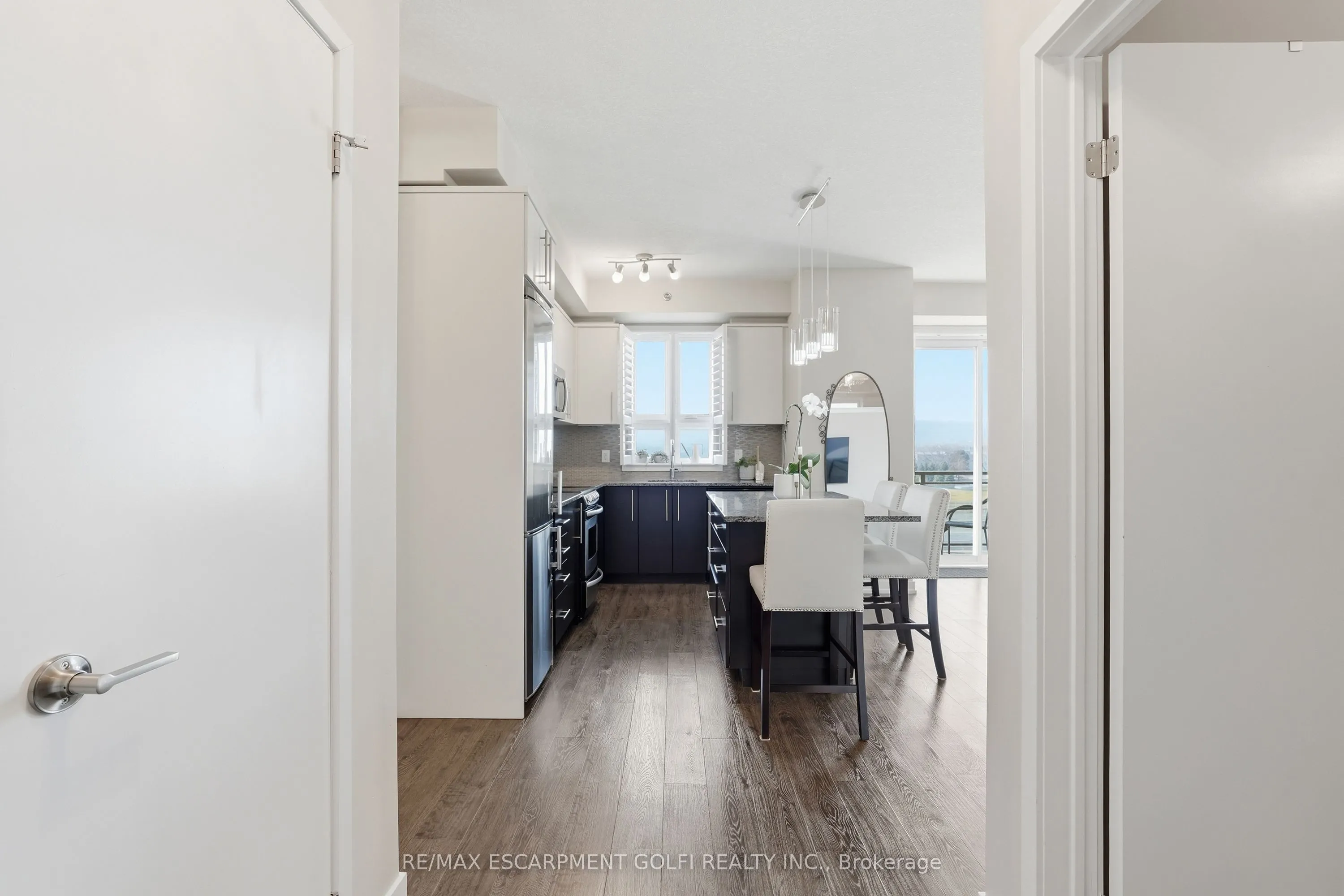 520 North Service Road #411