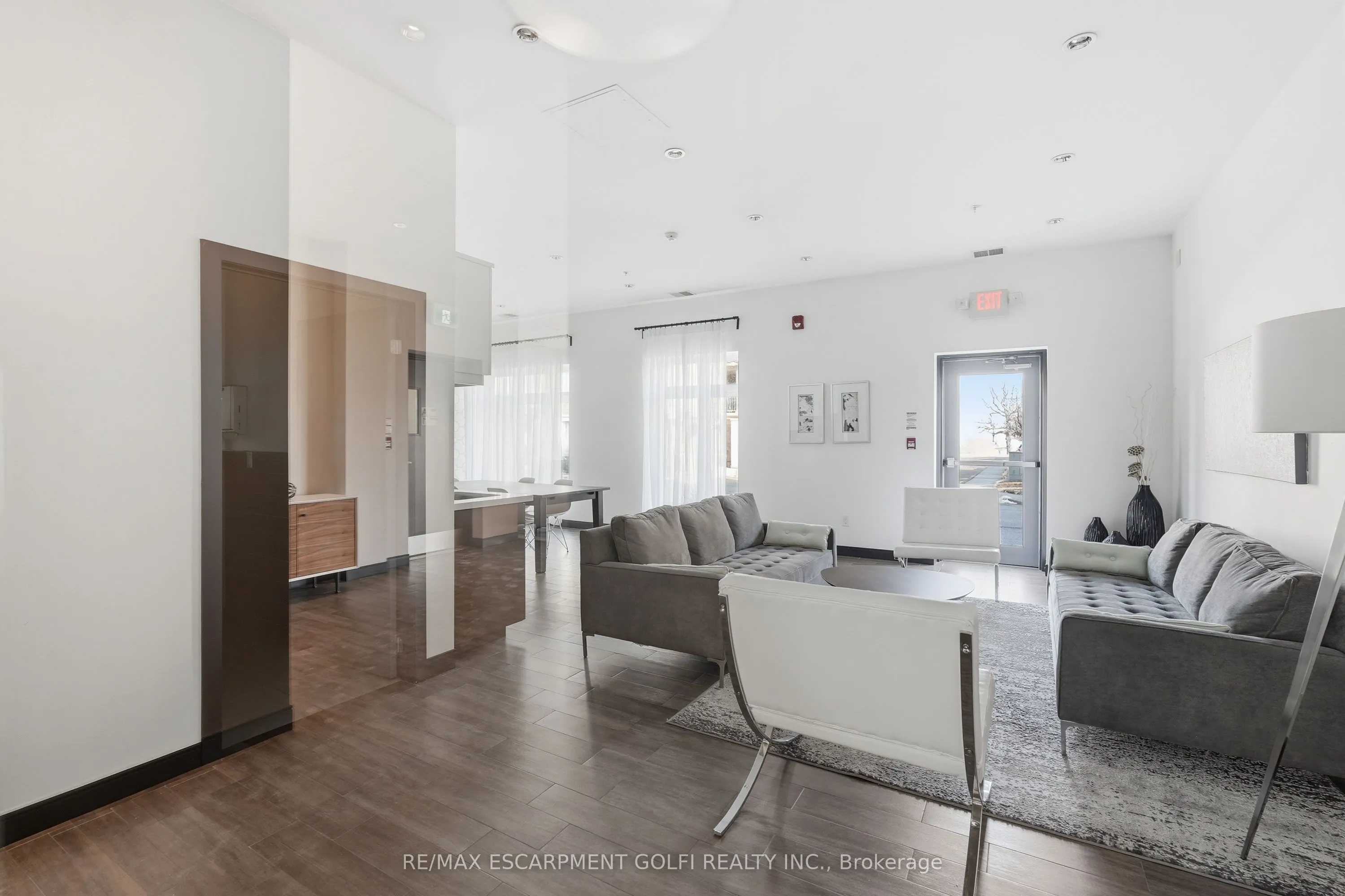 520 North Service Road #411