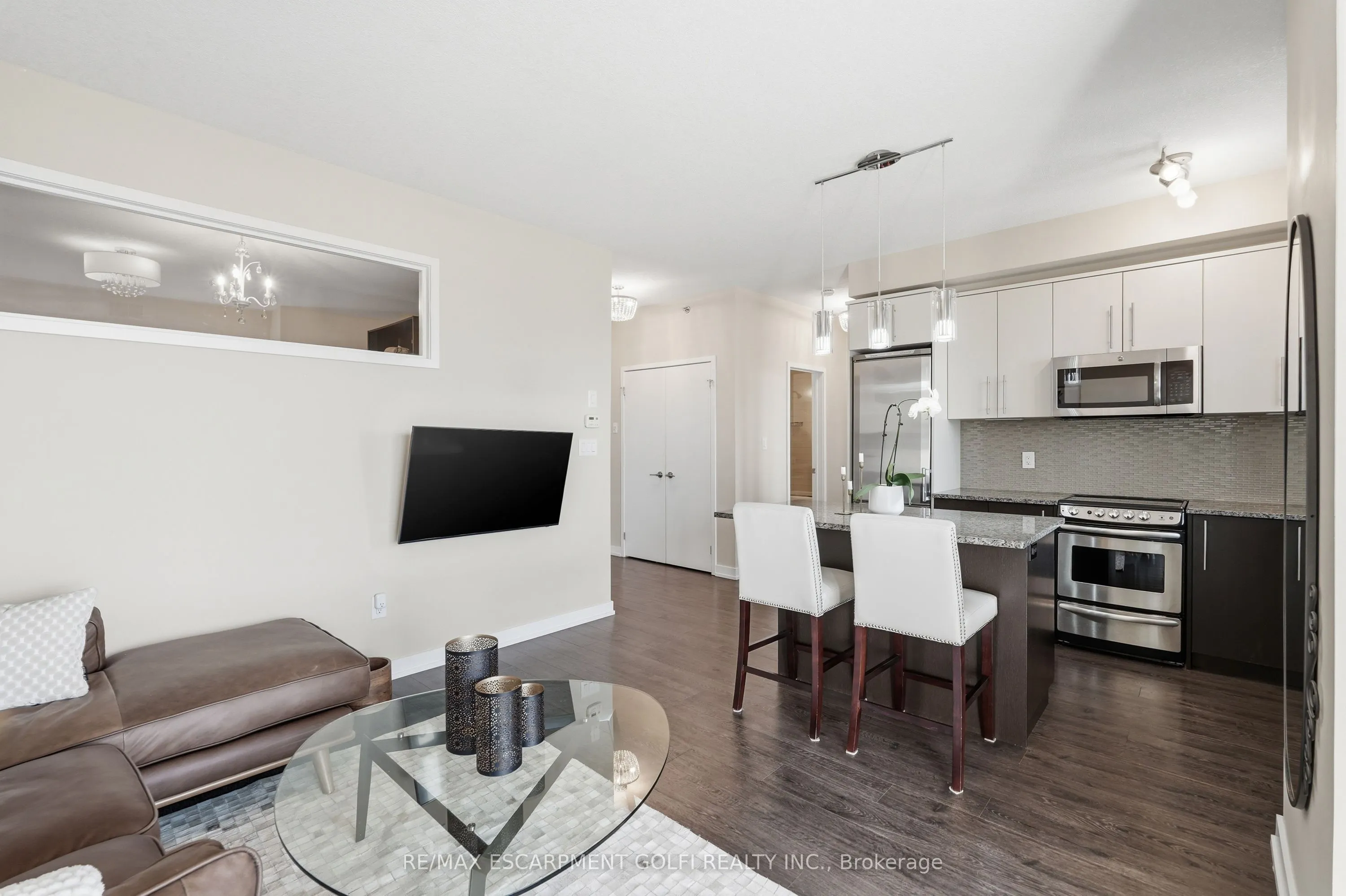 520 North Service Road #411